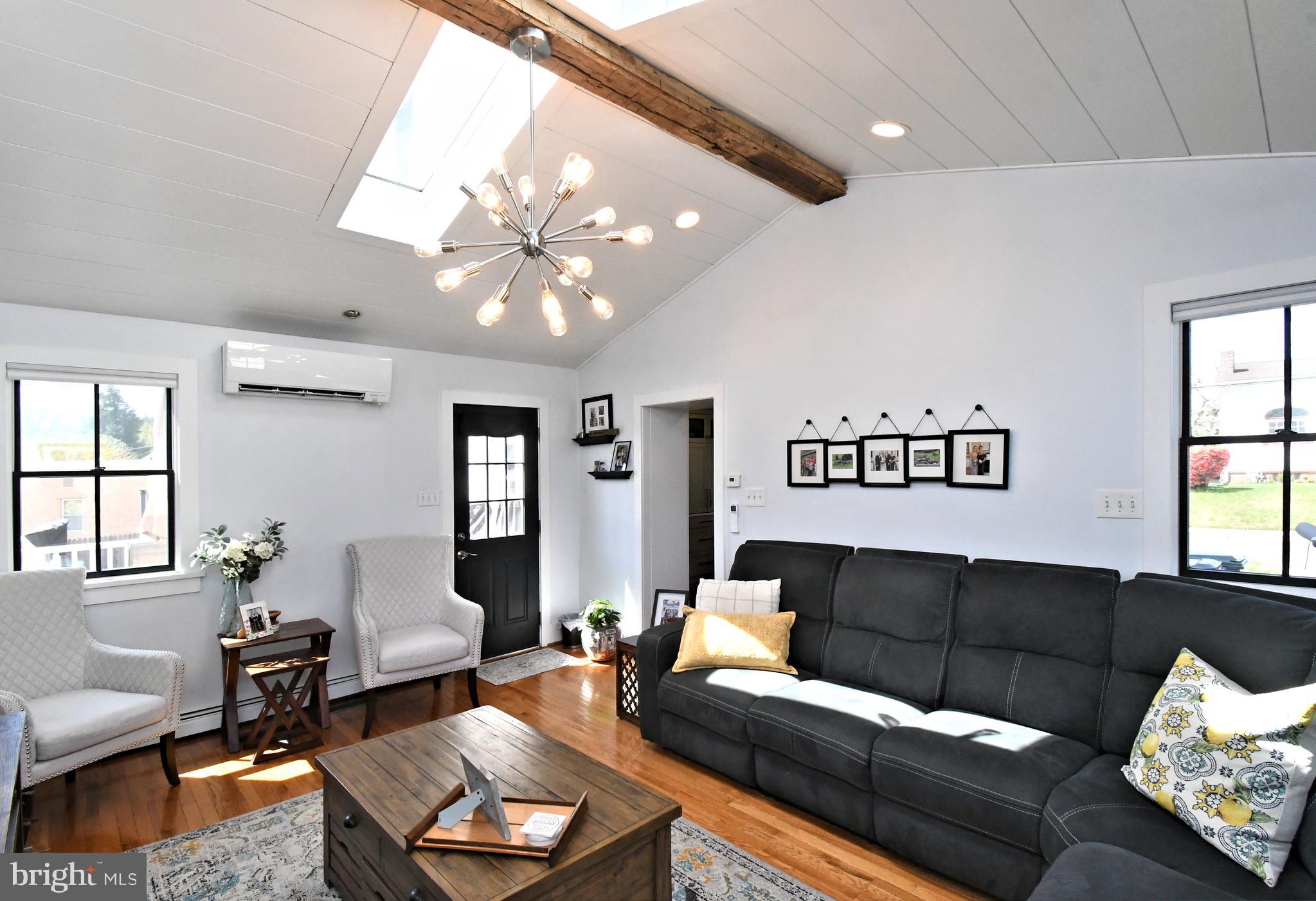 HOLLYWOOD - Residential