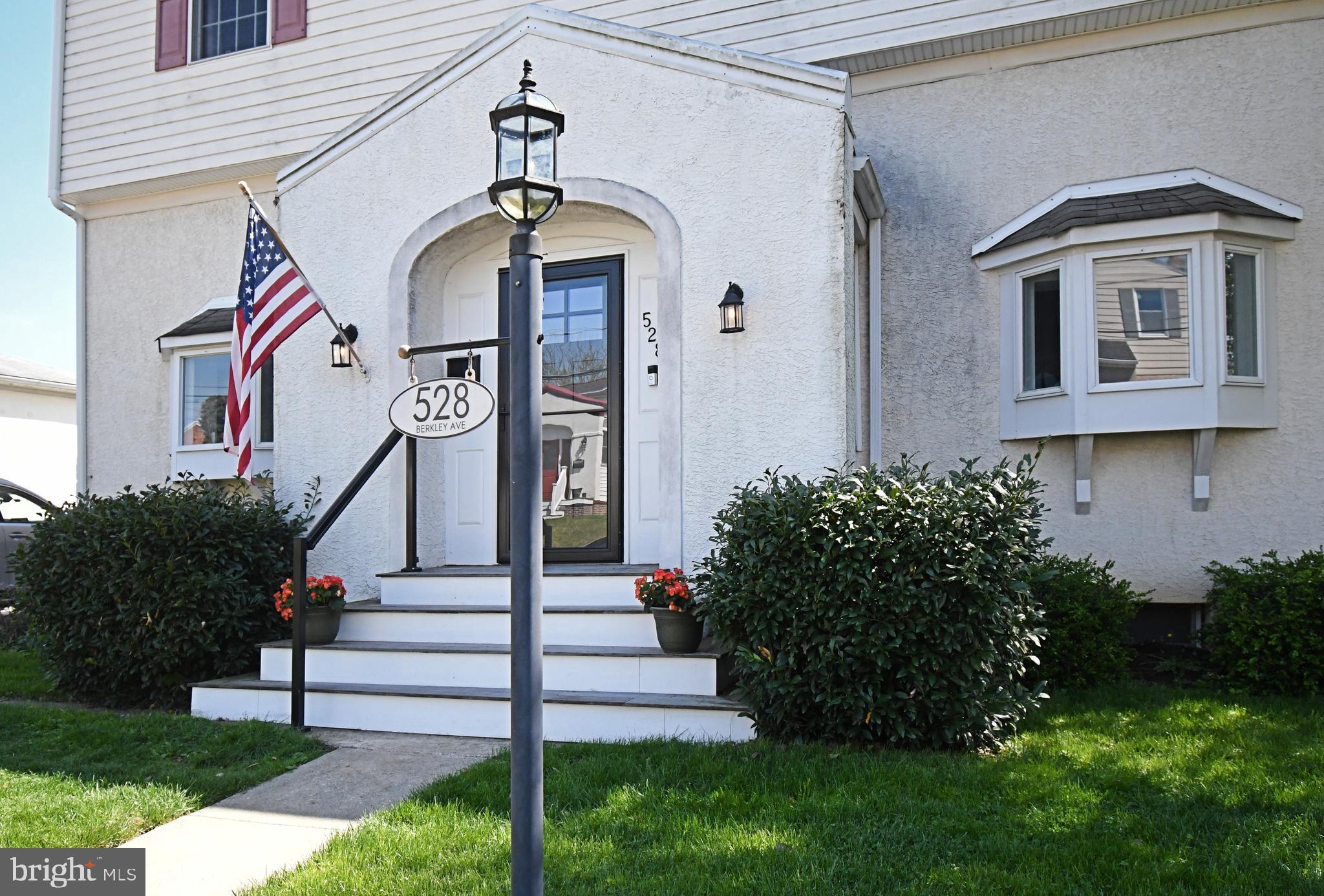 HOLLYWOOD - Residential
