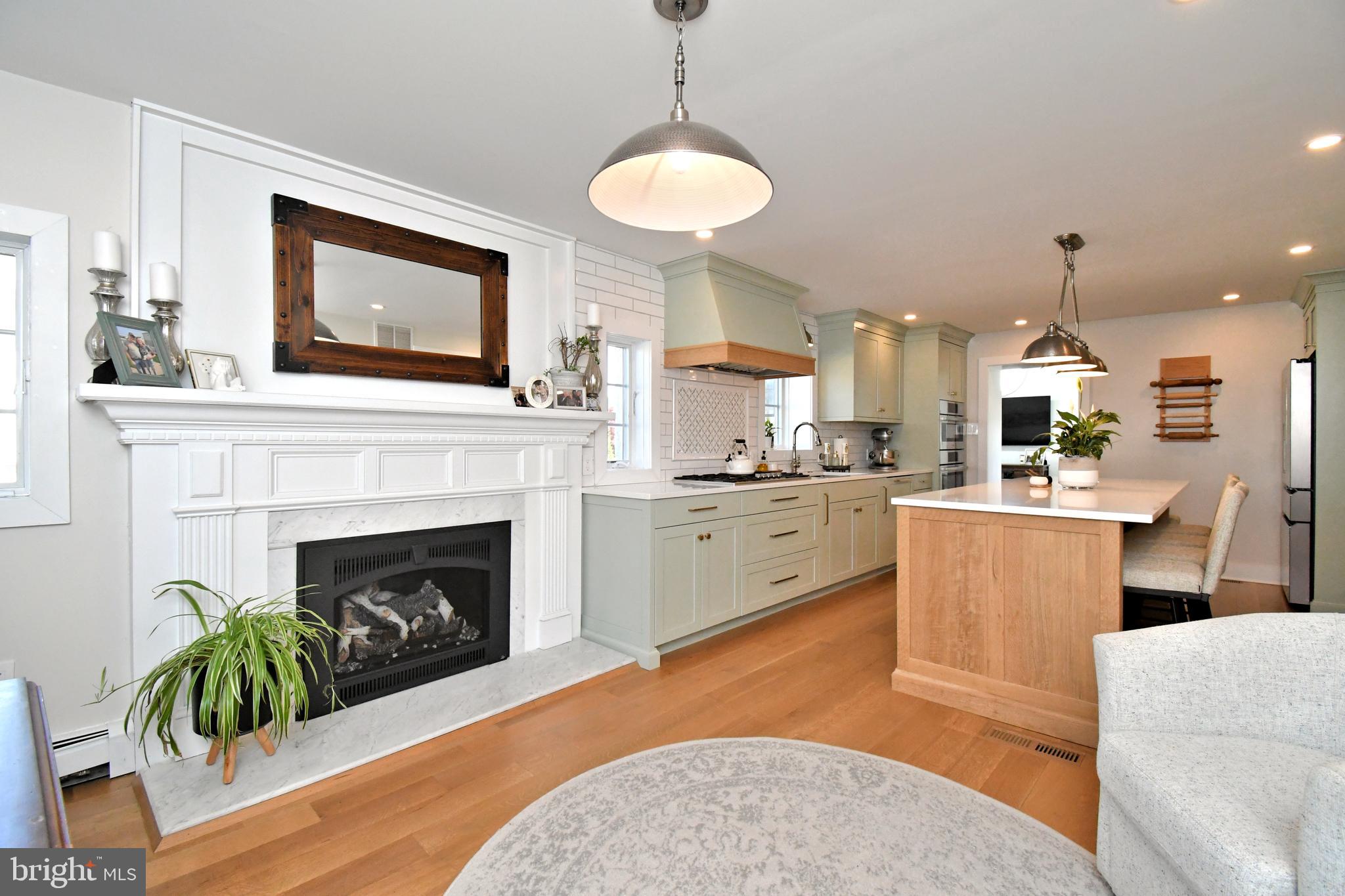 HOLLYWOOD - Residential
