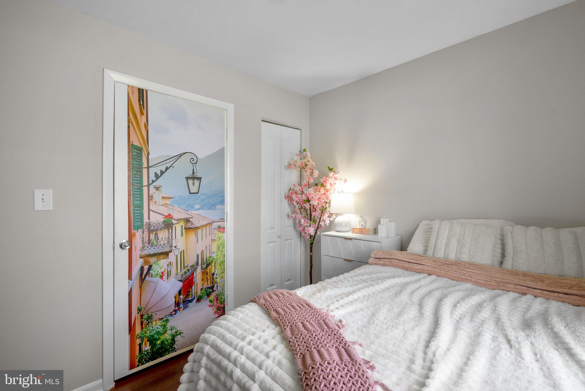 DAMASCUS OUTSIDE - Residential