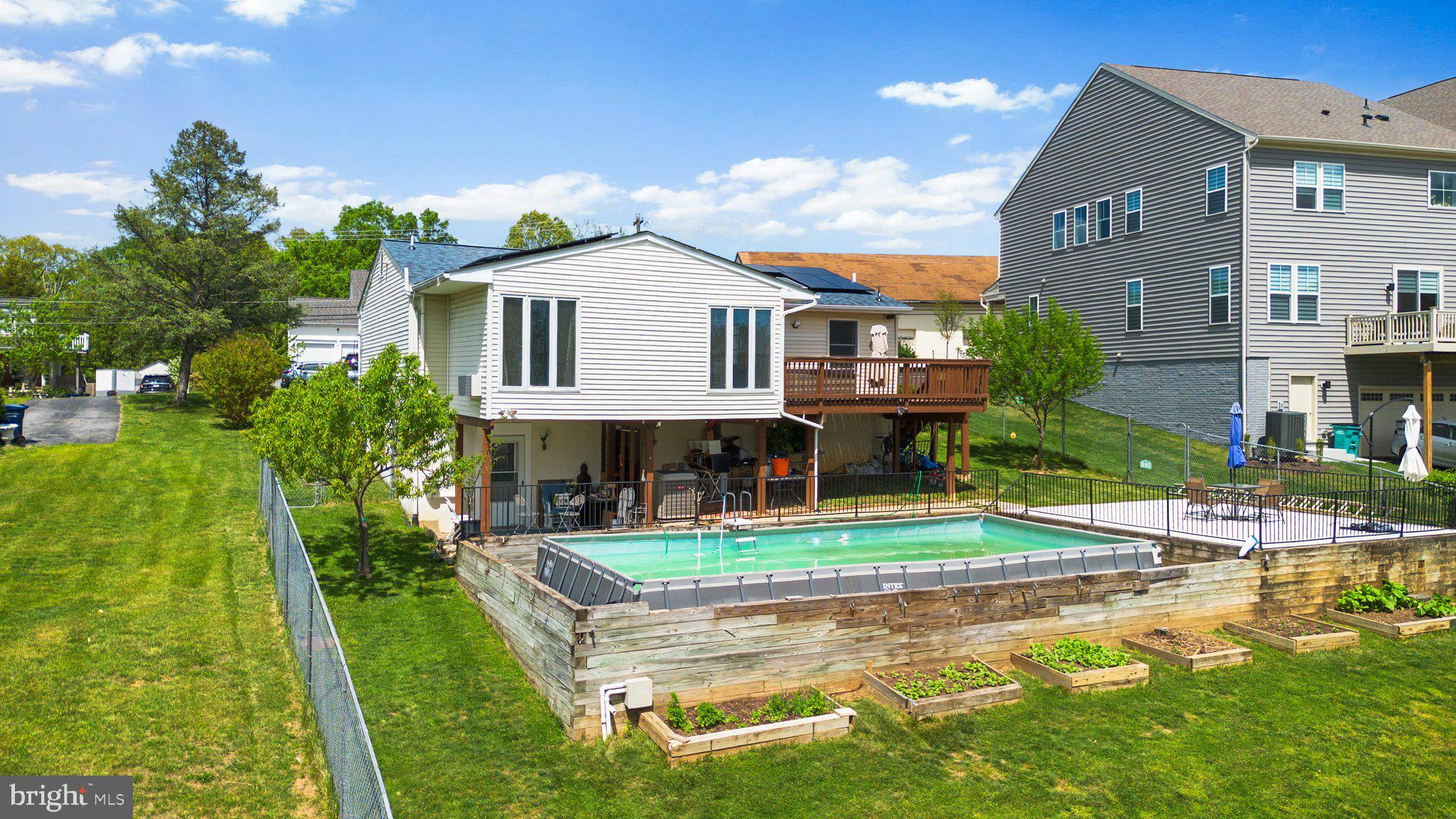 DAMASCUS OUTSIDE - Residential