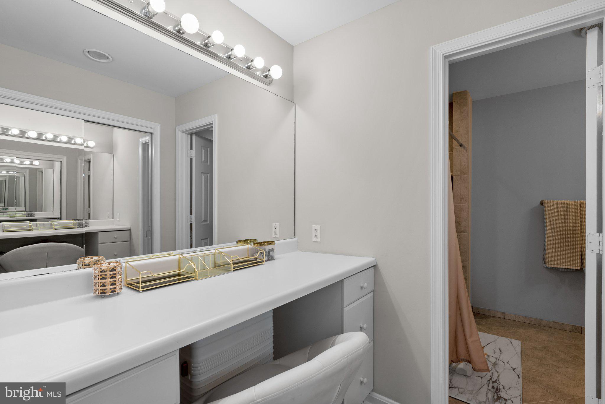 DAMASCUS OUTSIDE - Residential