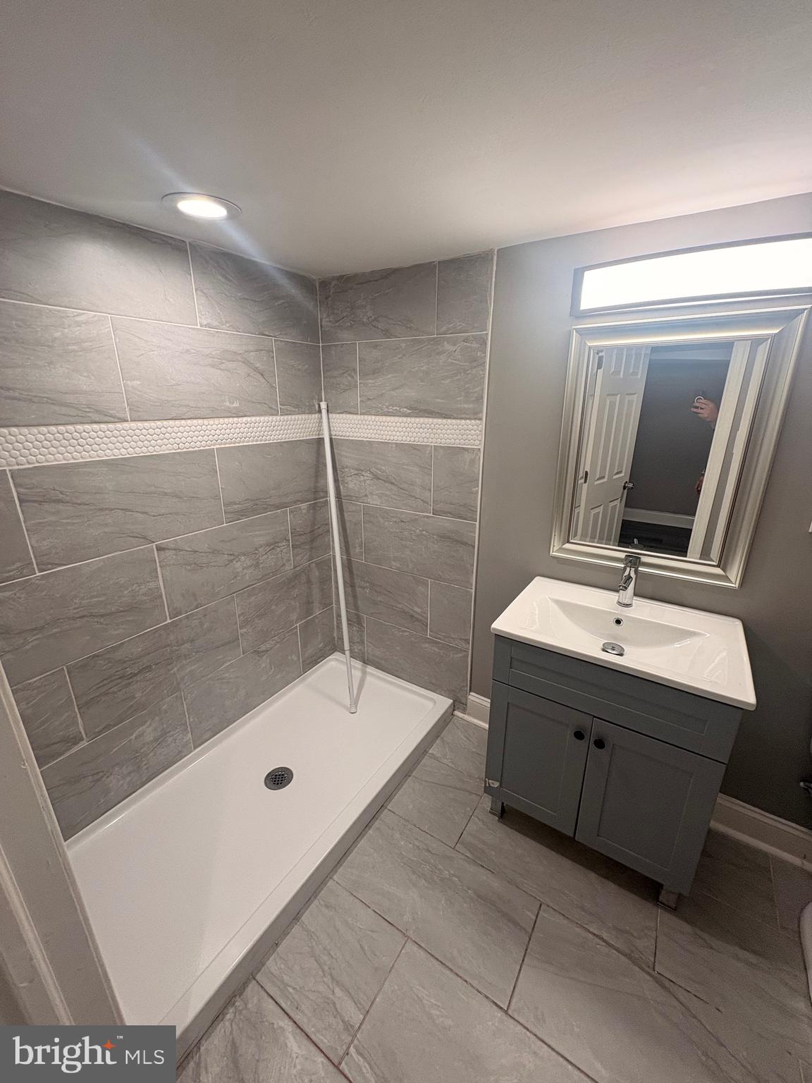 MEDFIELD - Residential