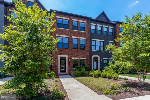 Photo of 820 S Greenbrier Street, ARLINGTON, VA 22204 (MLS # VAAR2075914)