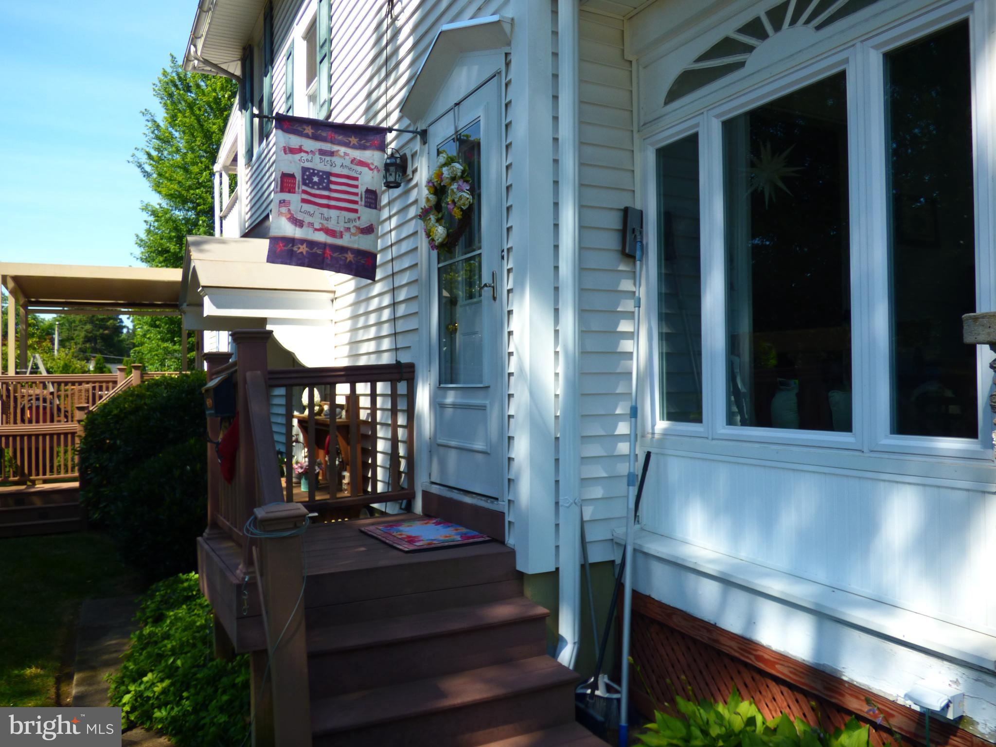 ROSLYN - Residential Lease