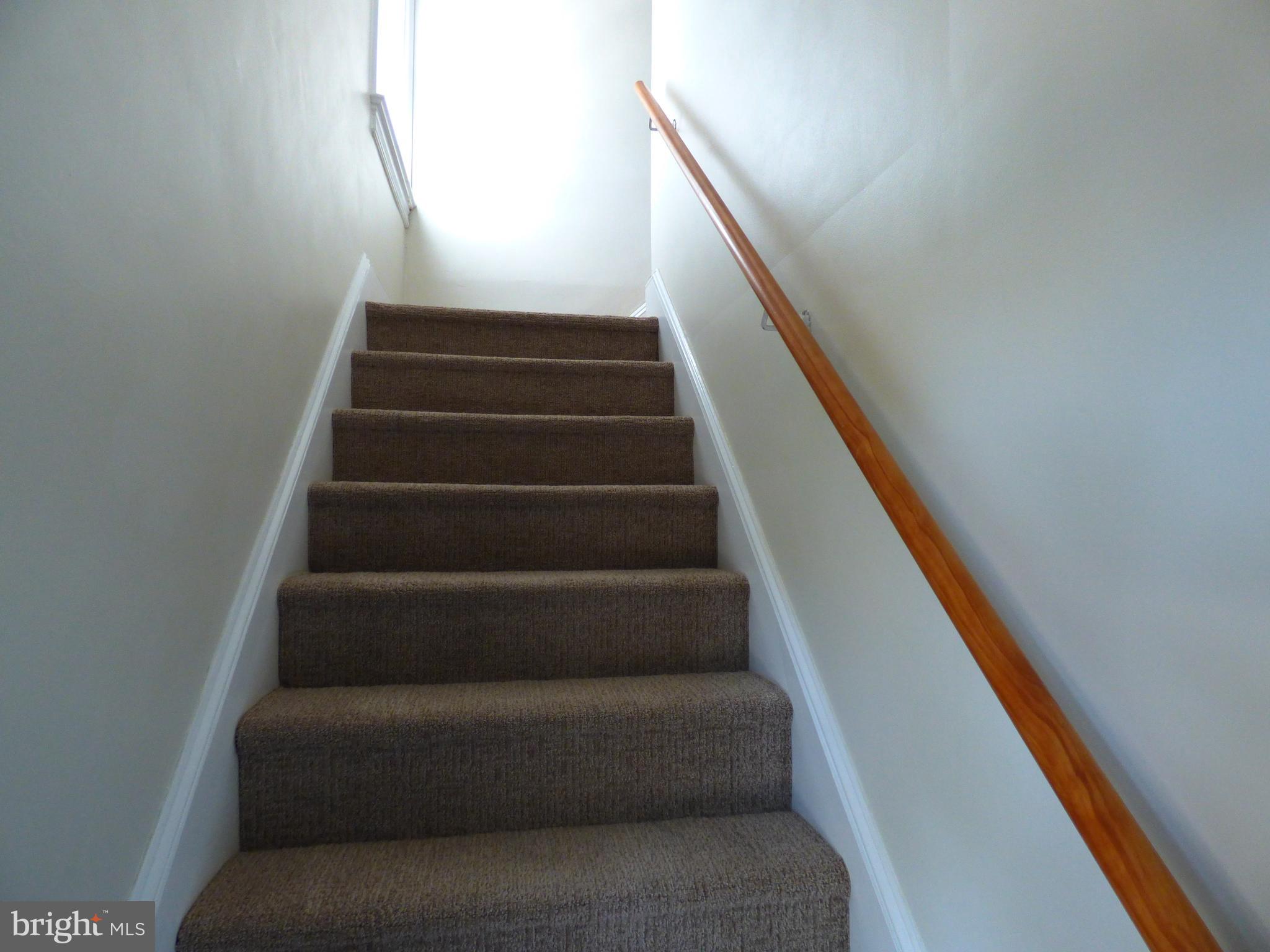 ROSLYN - Residential Lease