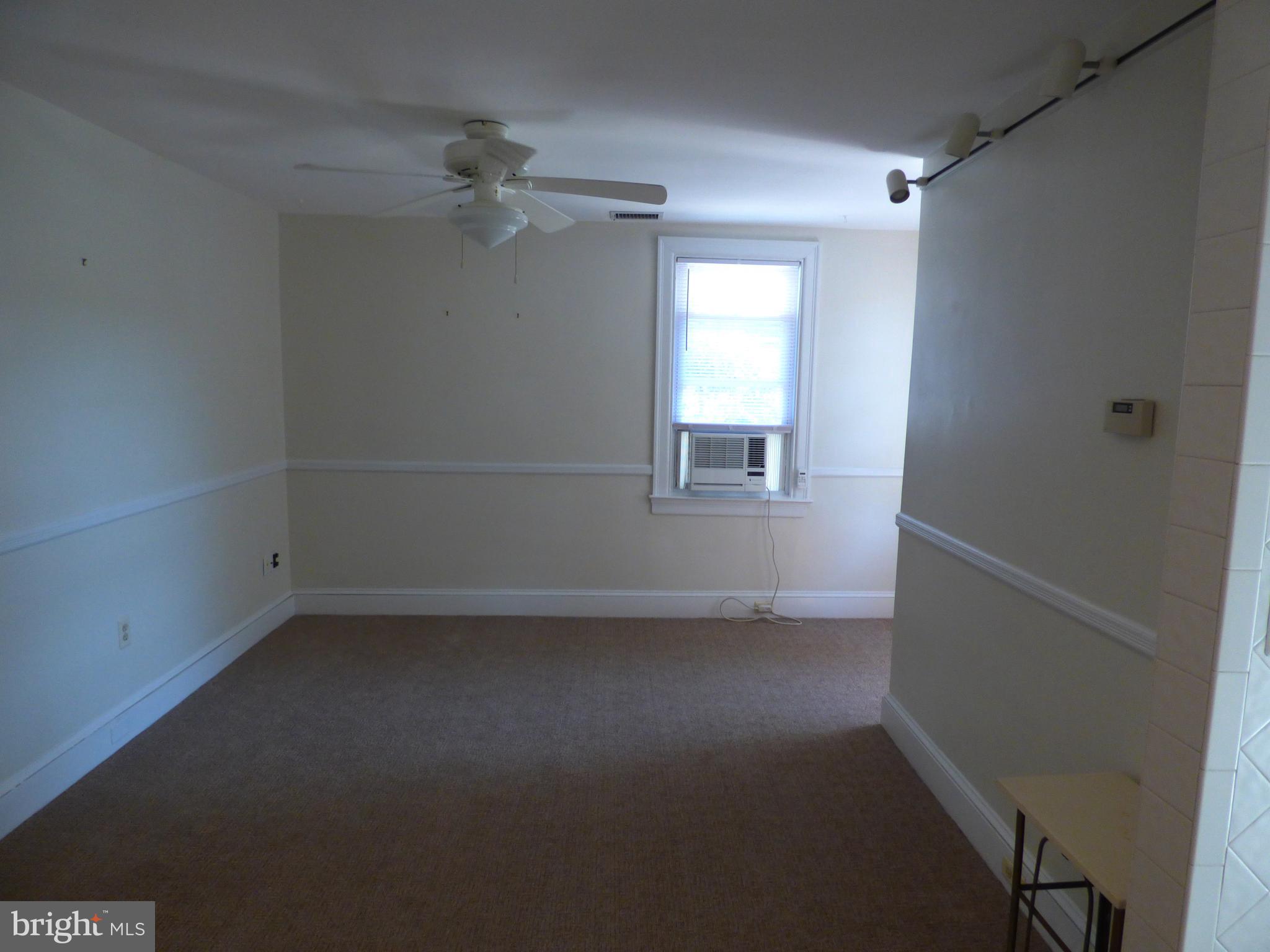 ROSLYN - Residential Lease