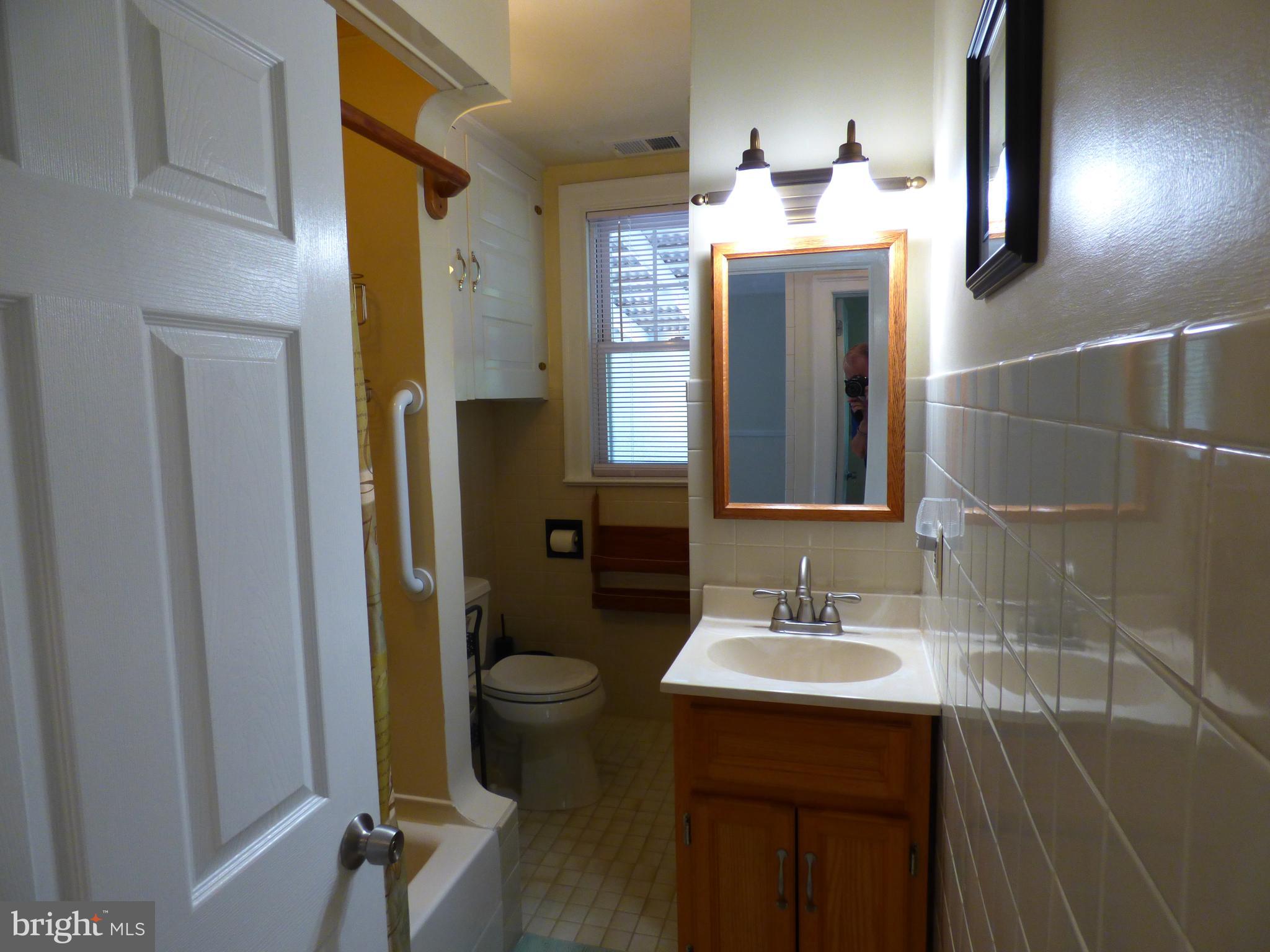 ROSLYN - Residential Lease