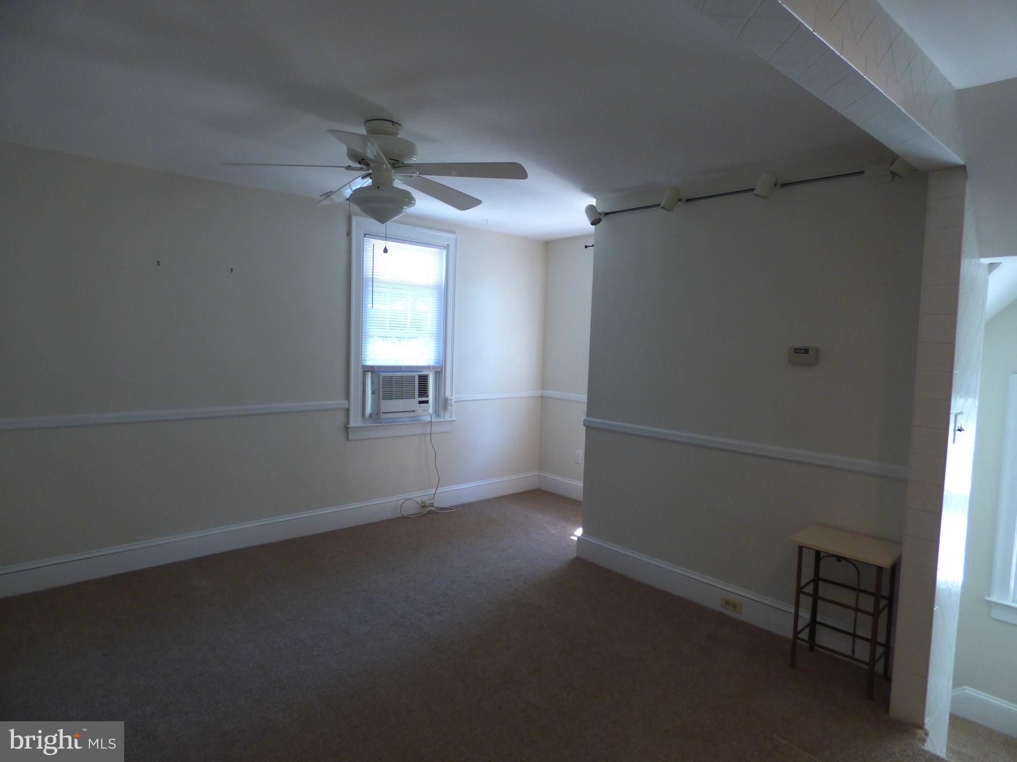 ROSLYN - Residential Lease