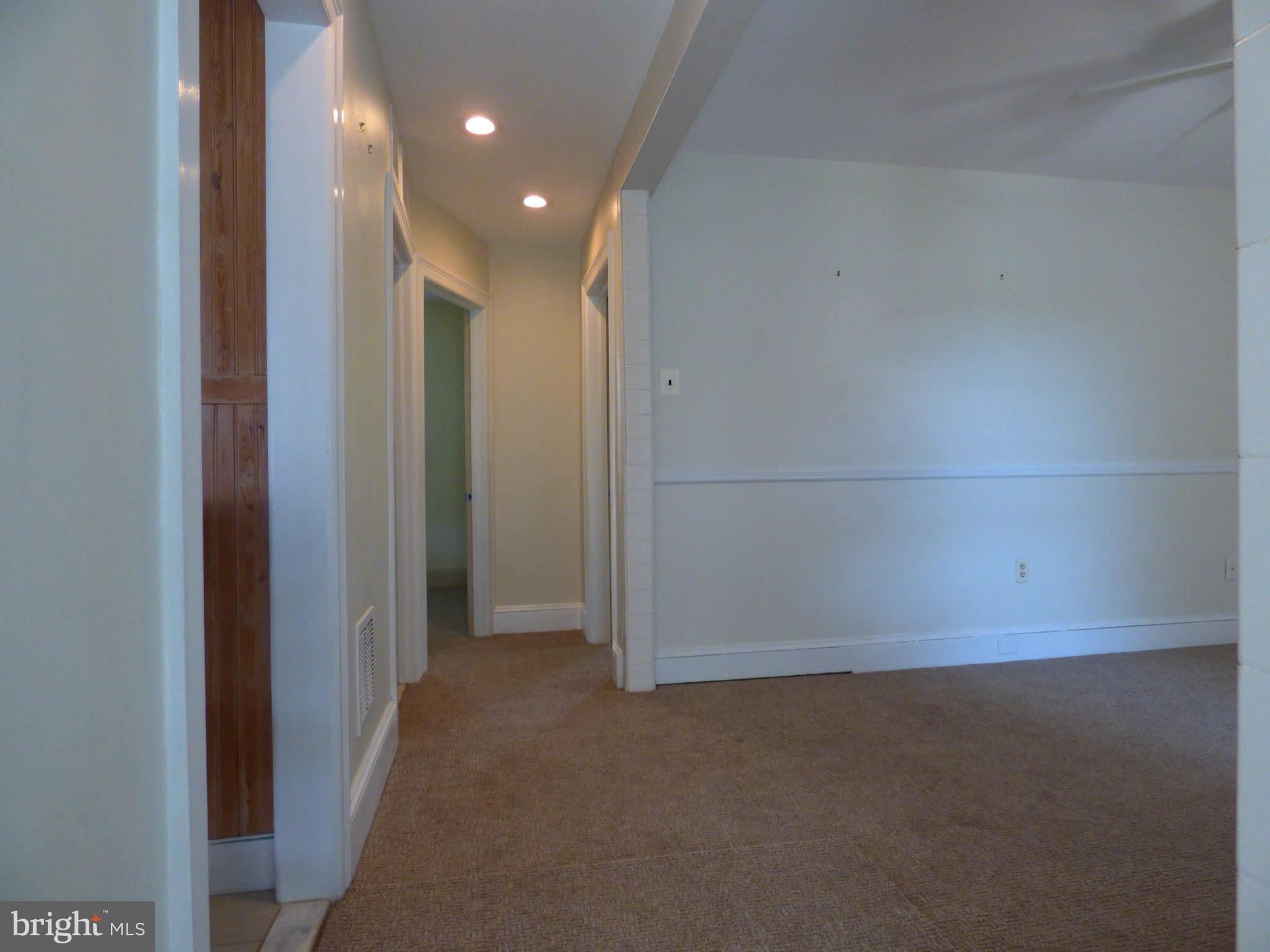 ROSLYN - Residential Lease