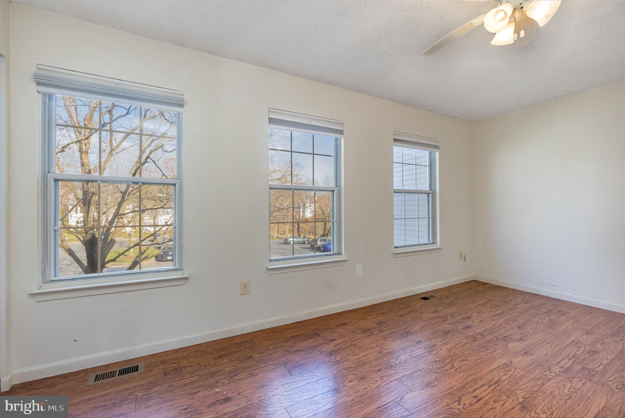 WHITE OAK - Residential