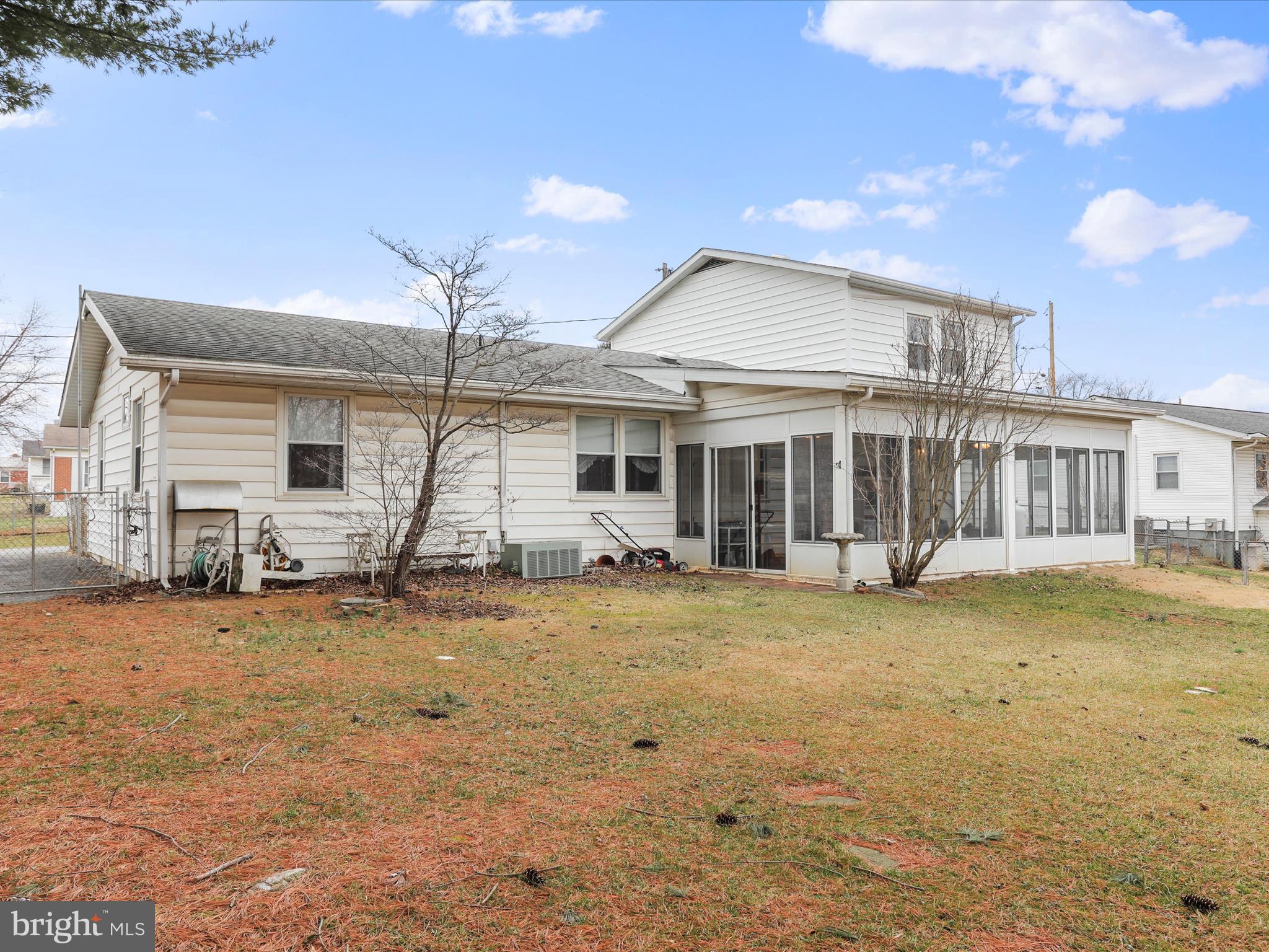 ORCHARD HILLS - Residential