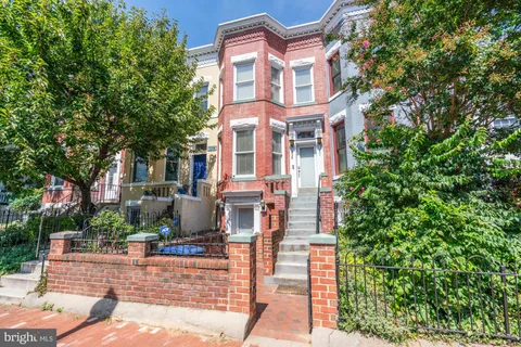 MLS: DCDC2183810