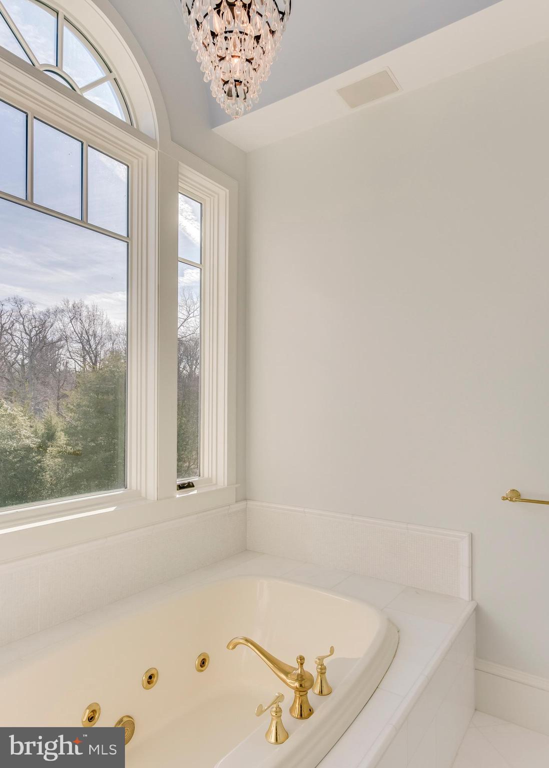 ANNAPOLIS ROADS - Residential