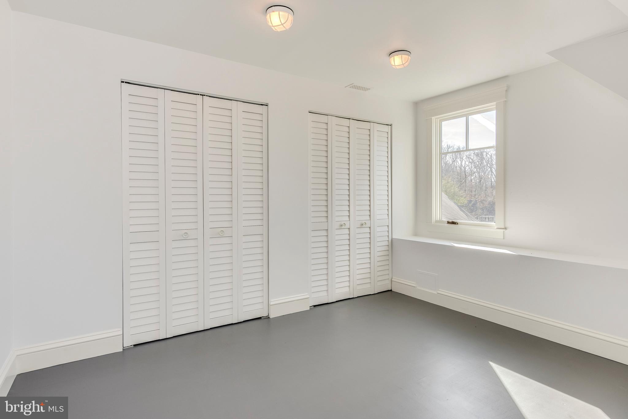 ANNAPOLIS ROADS - Residential