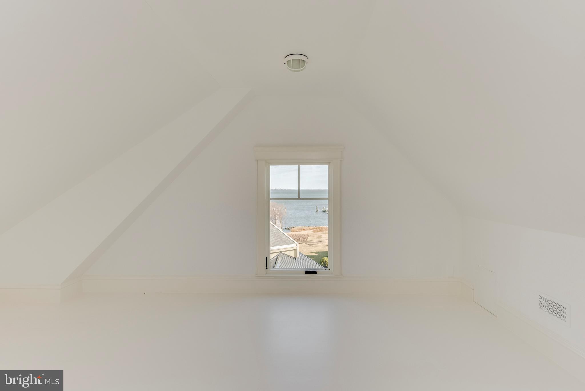 ANNAPOLIS ROADS - Residential