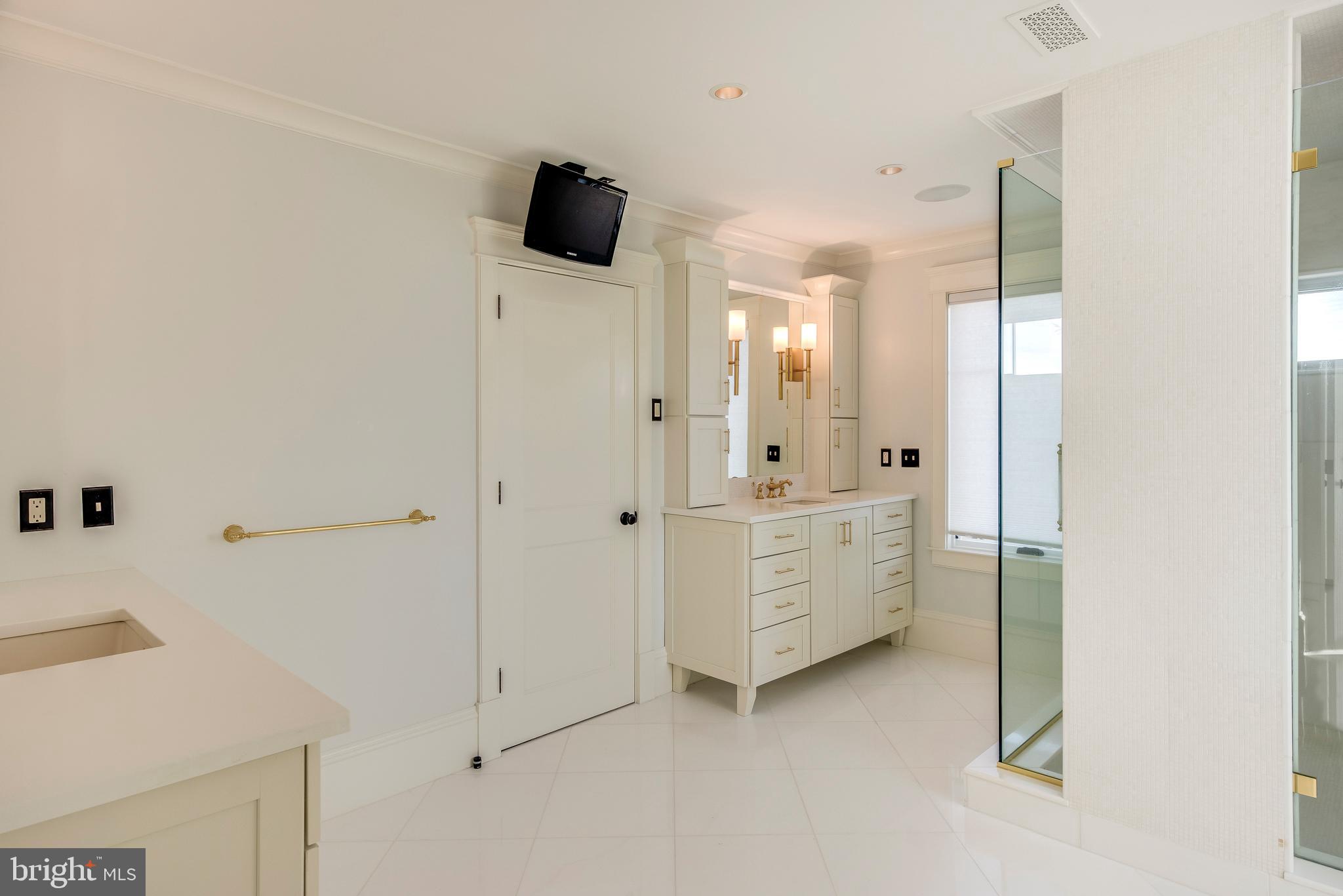 ANNAPOLIS ROADS - Residential