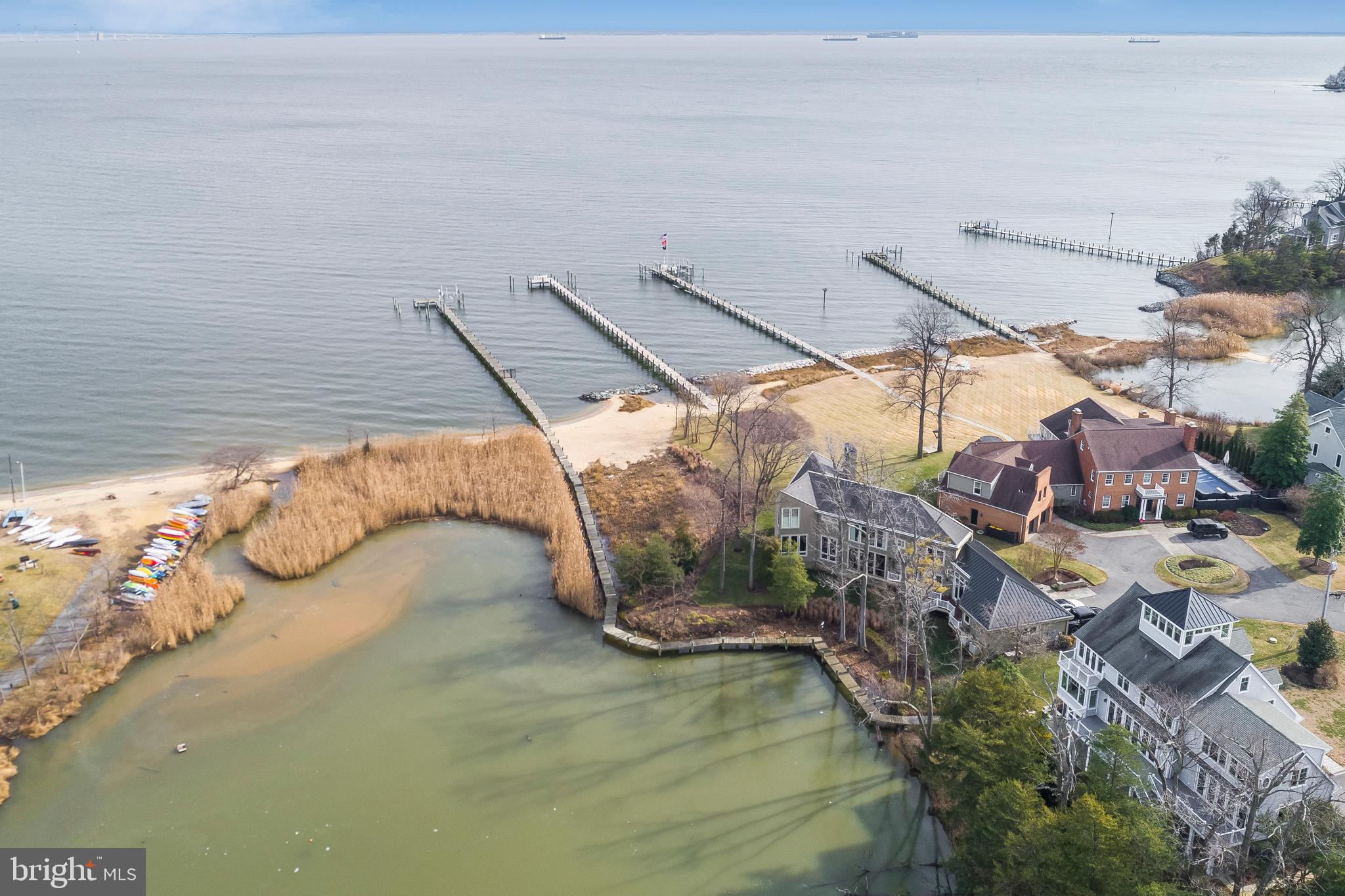 ANNAPOLIS ROADS - Residential