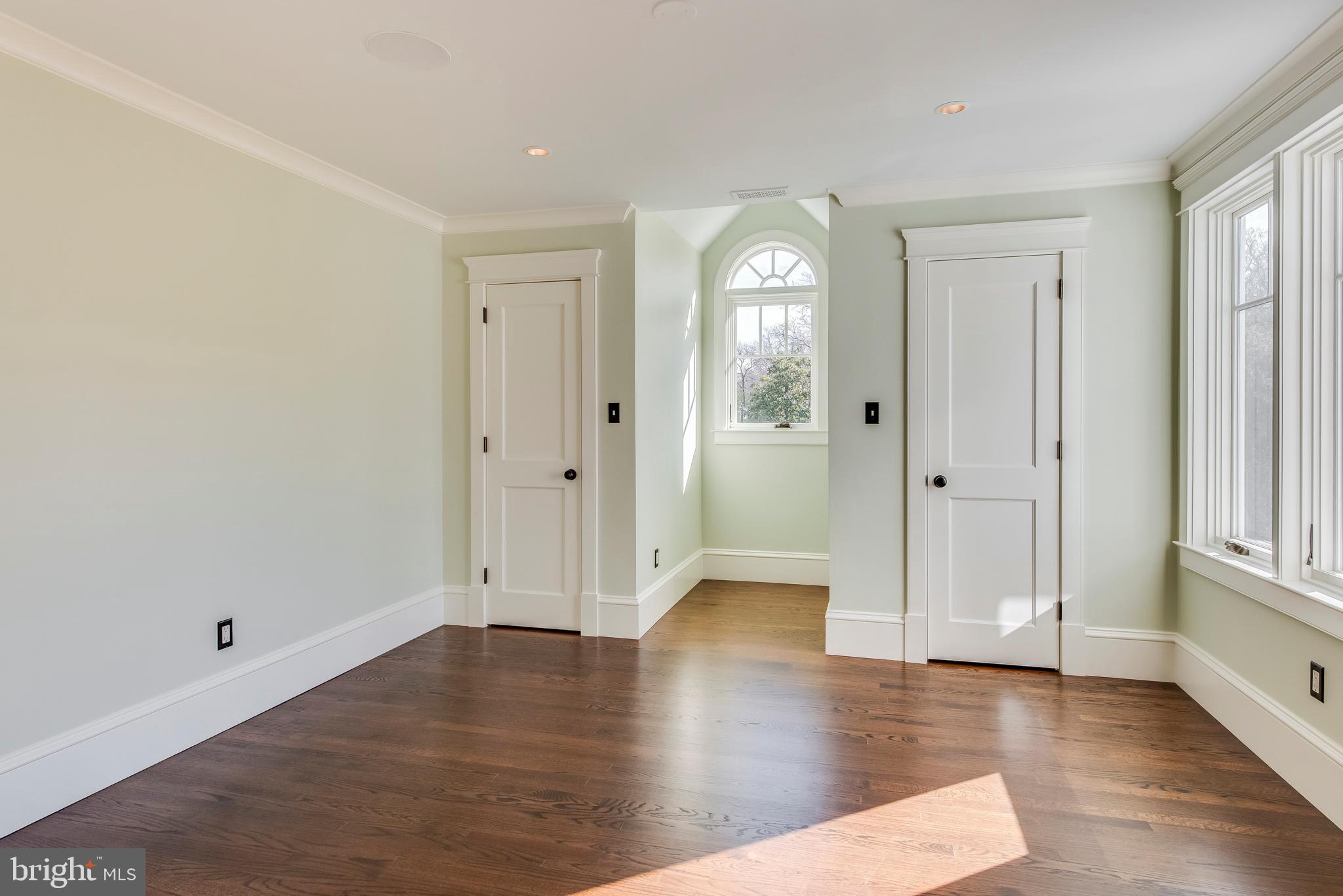 ANNAPOLIS ROADS - Residential