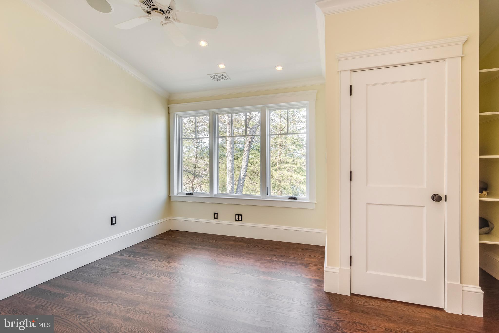 ANNAPOLIS ROADS - Residential