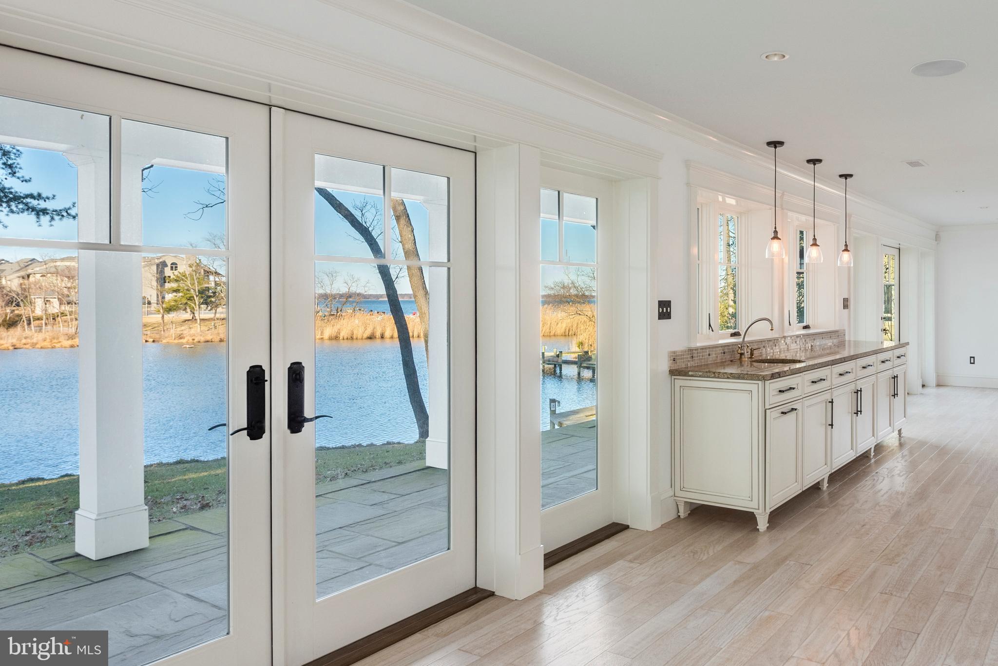 ANNAPOLIS ROADS - Residential