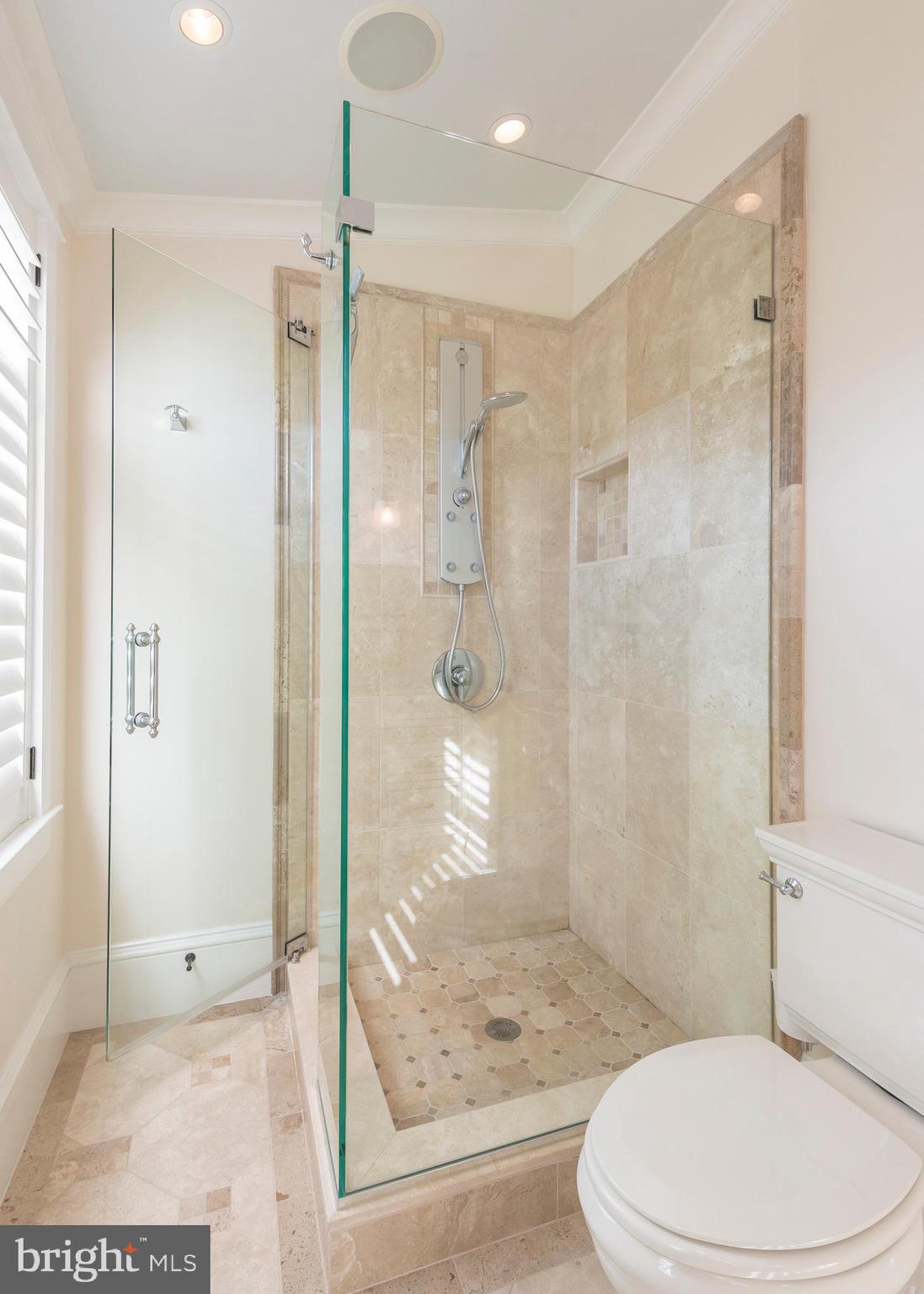 ANNAPOLIS ROADS - Residential