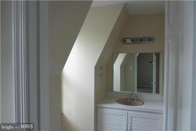 KINGS MANOR TOWNE HOUSES - Residential Lease