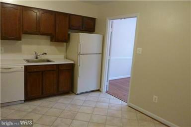 KINGS MANOR TOWNE HOUSES - Residential Lease