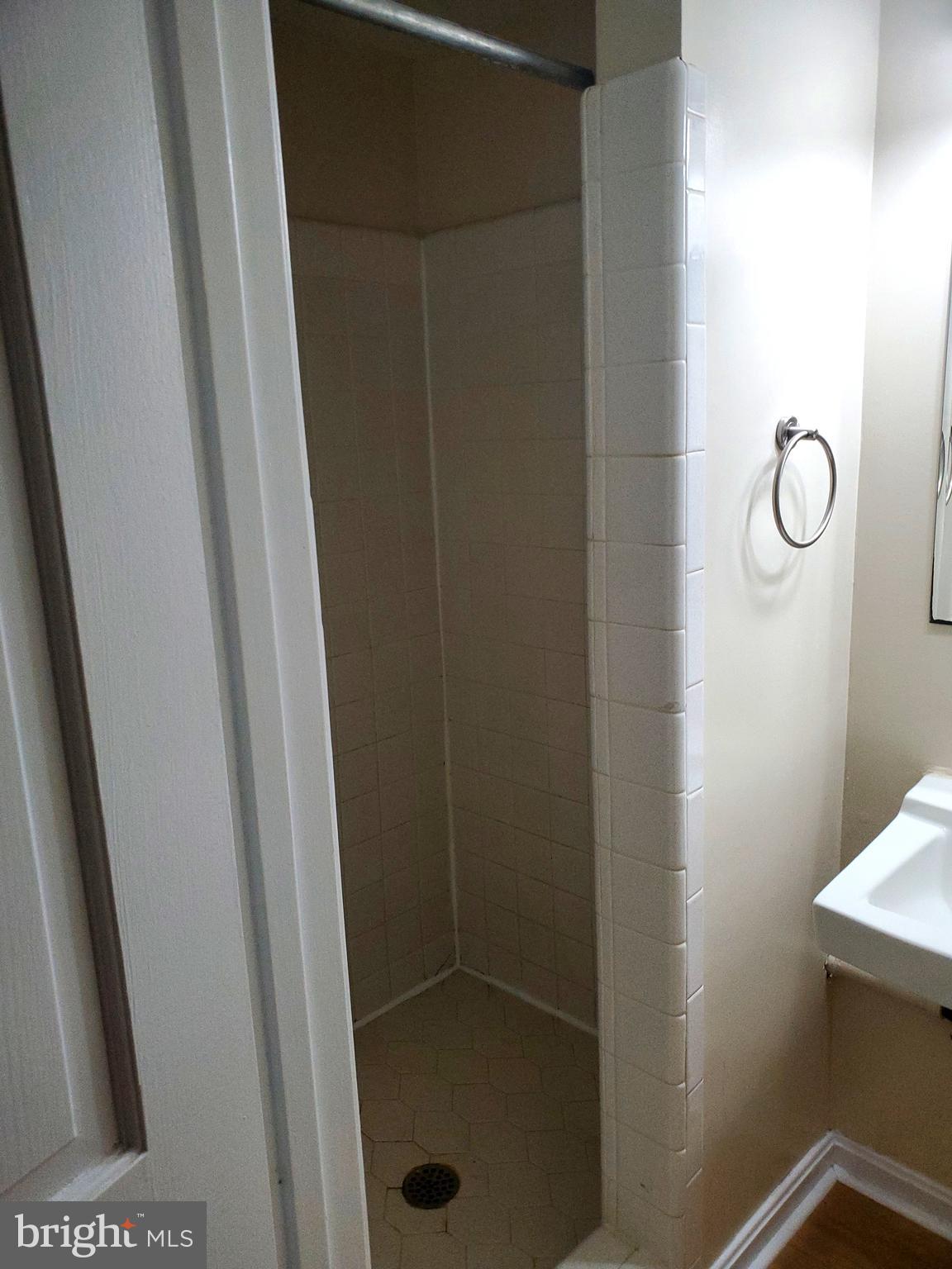 KINGS MANOR TOWNE HOUSES - Residential Lease