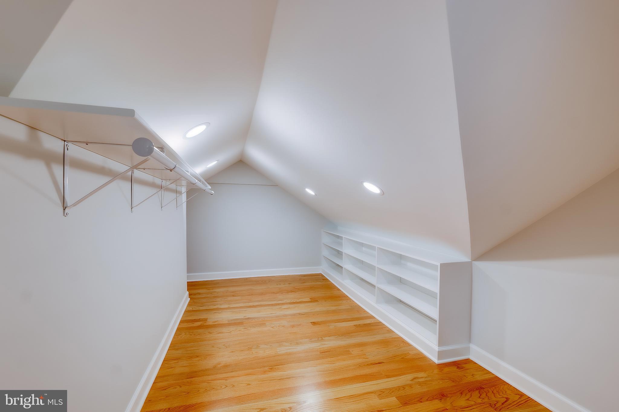 ROSEMONT - Residential