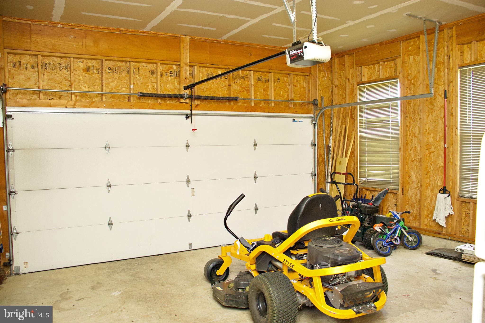 SPRUCE HILL ESTATES - Residential