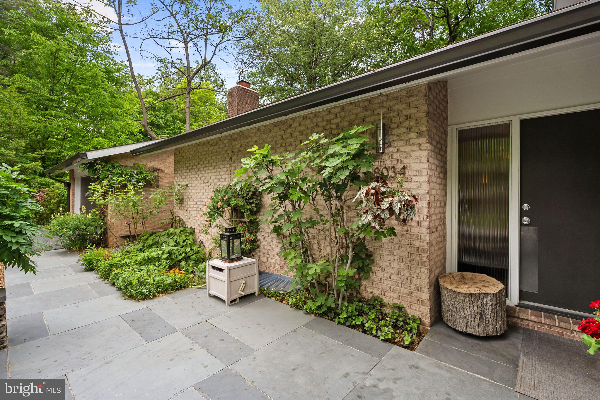 CARDEROCK SPRINGS - Residential