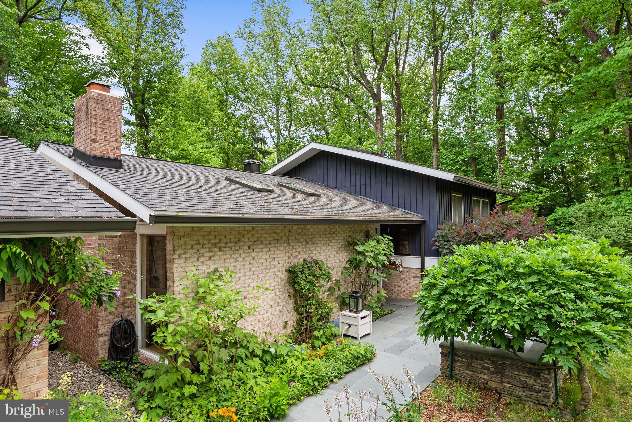 CARDEROCK SPRINGS - Residential
