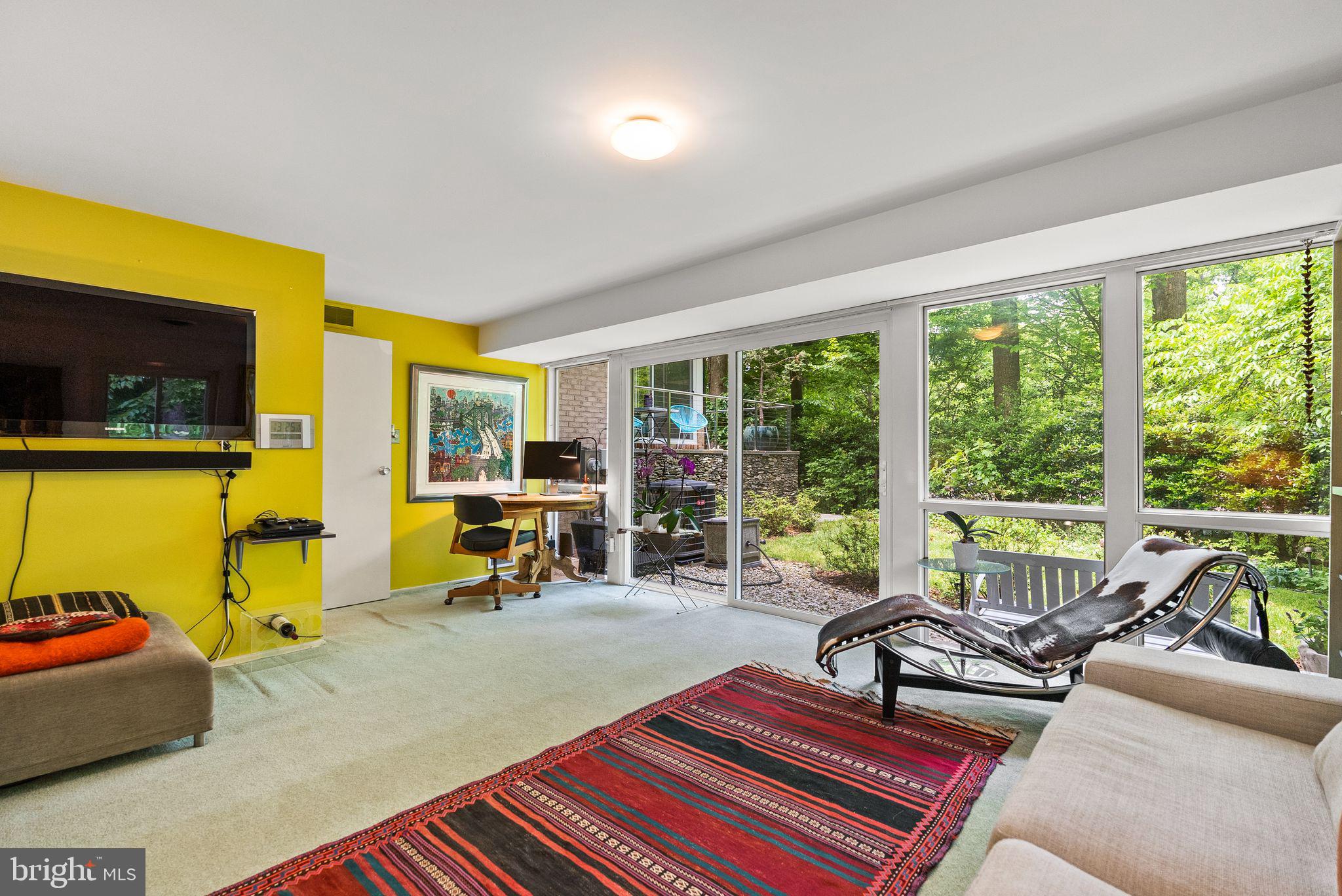 CARDEROCK SPRINGS - Residential