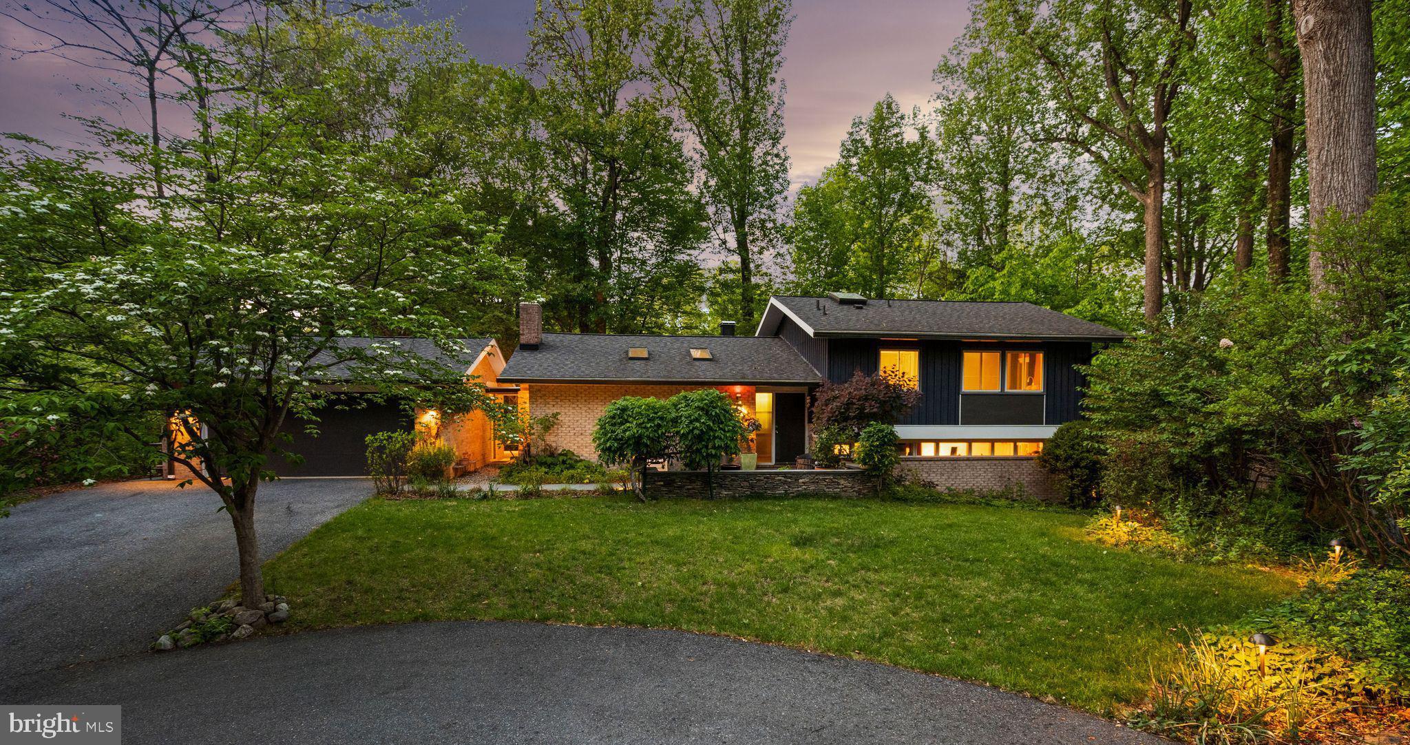 CARDEROCK SPRINGS - Residential