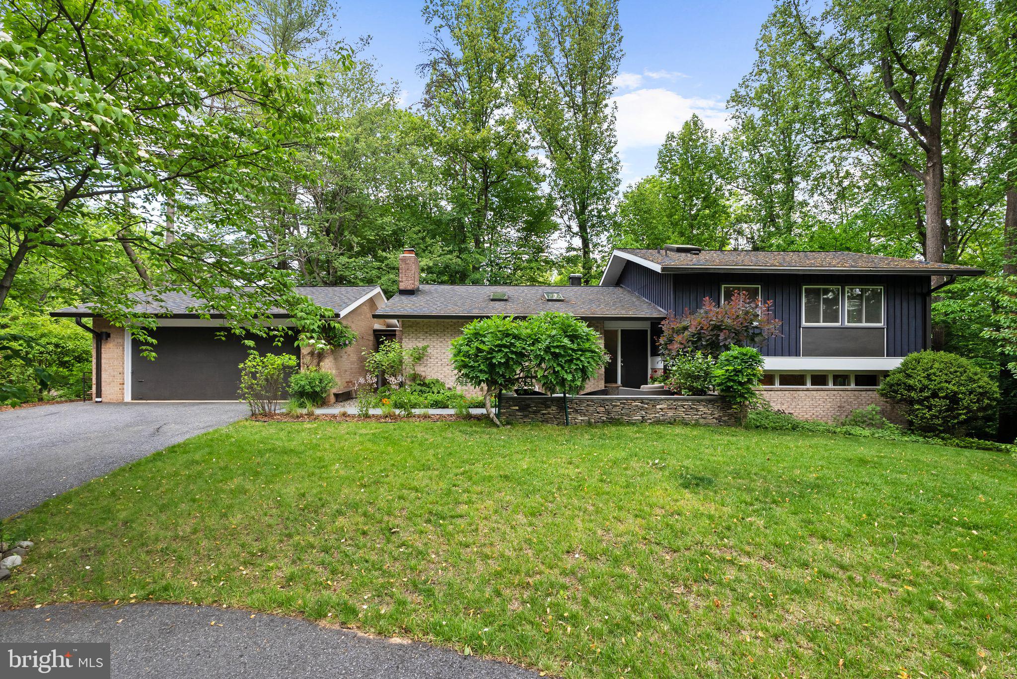 CARDEROCK SPRINGS - Residential