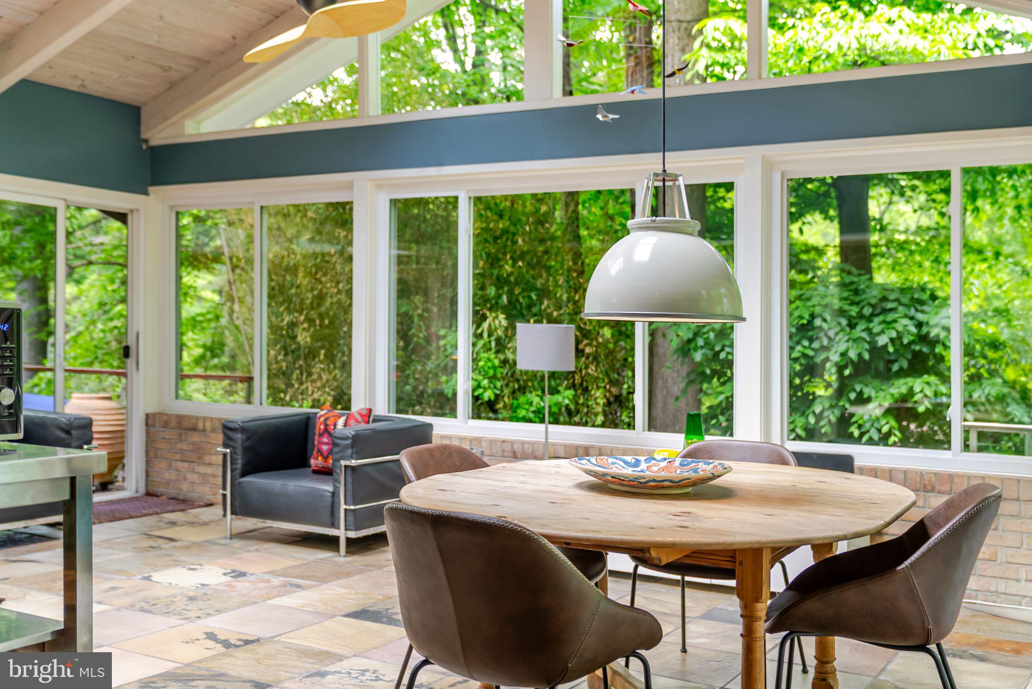 CARDEROCK SPRINGS - Residential