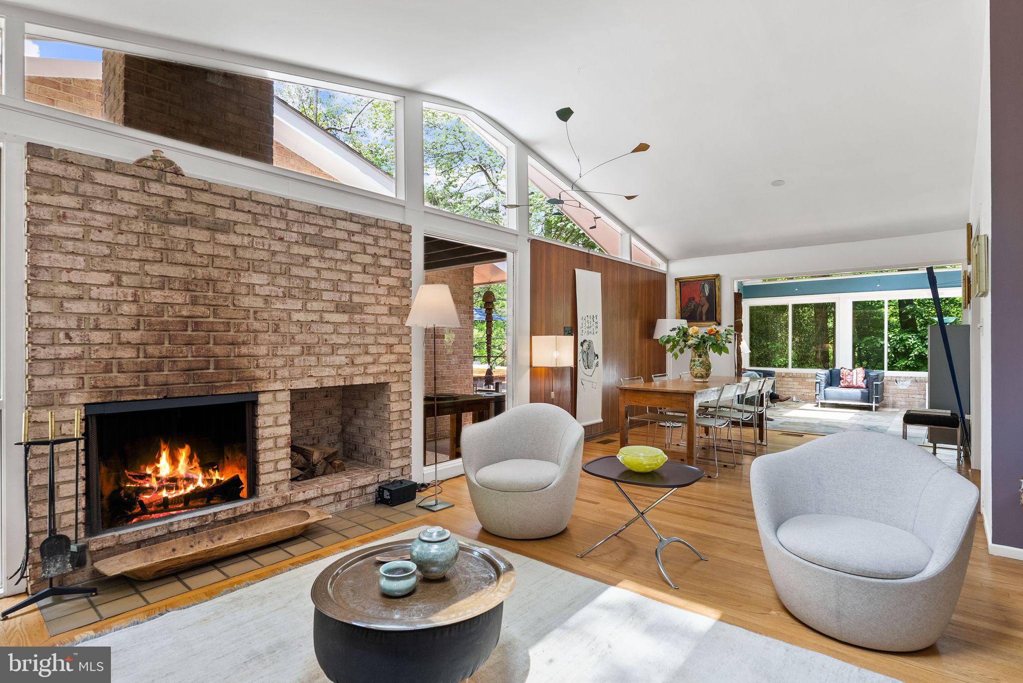 CARDEROCK SPRINGS - Residential