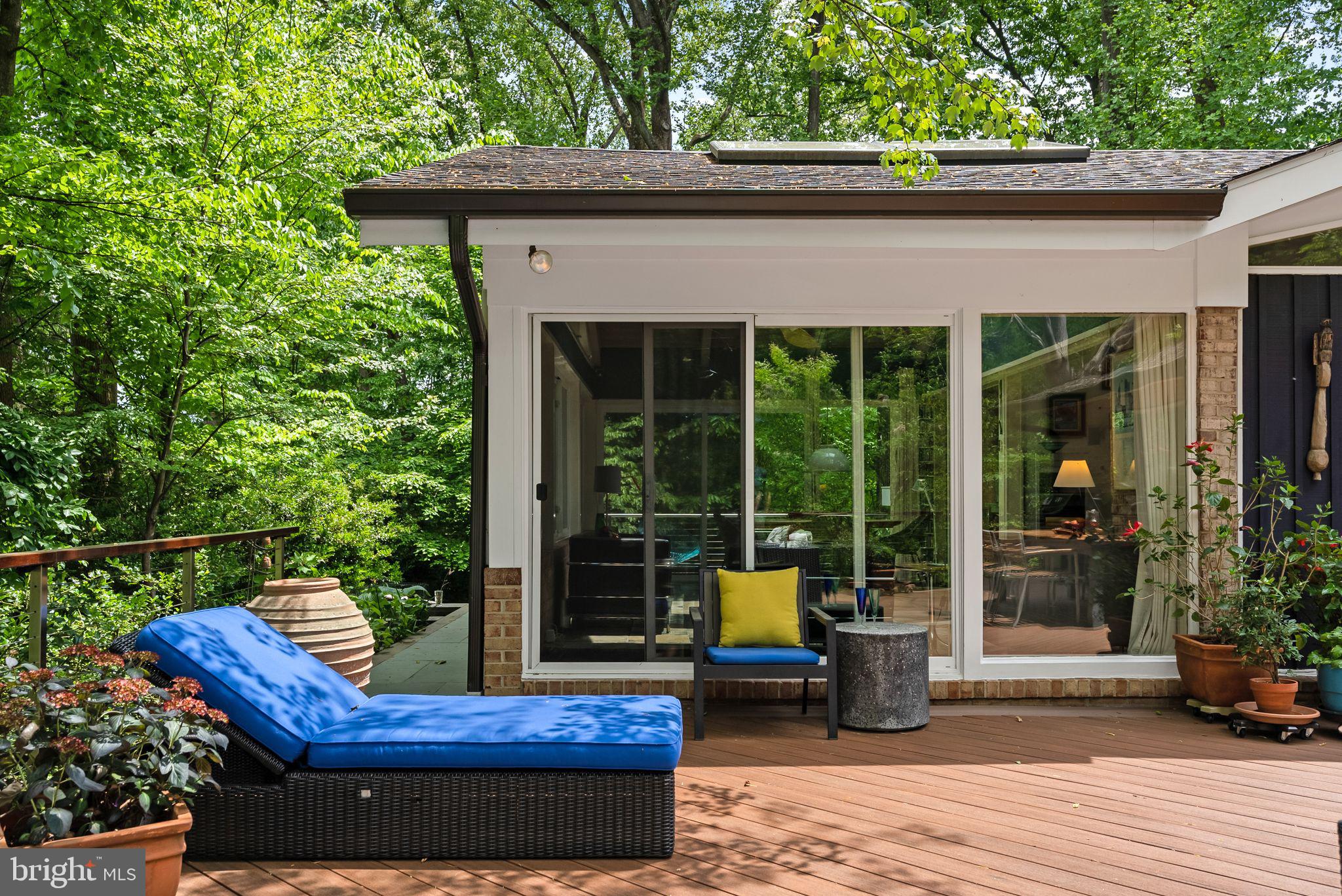 CARDEROCK SPRINGS - Residential