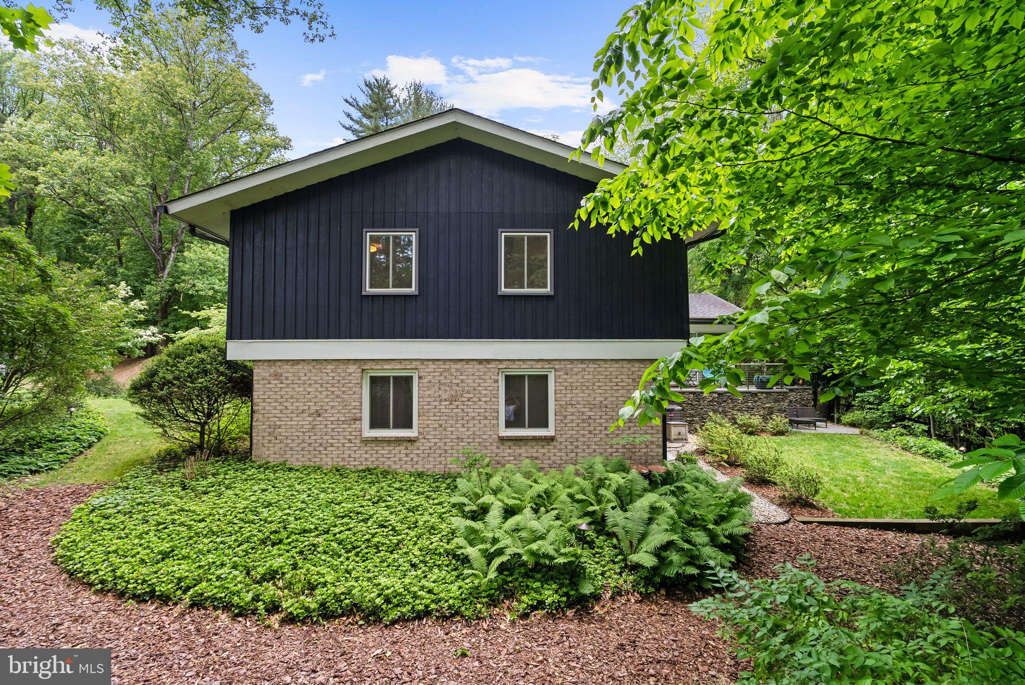 CARDEROCK SPRINGS - Residential