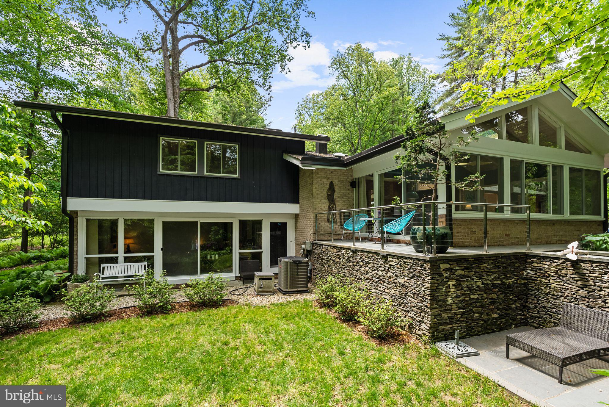 CARDEROCK SPRINGS - Residential