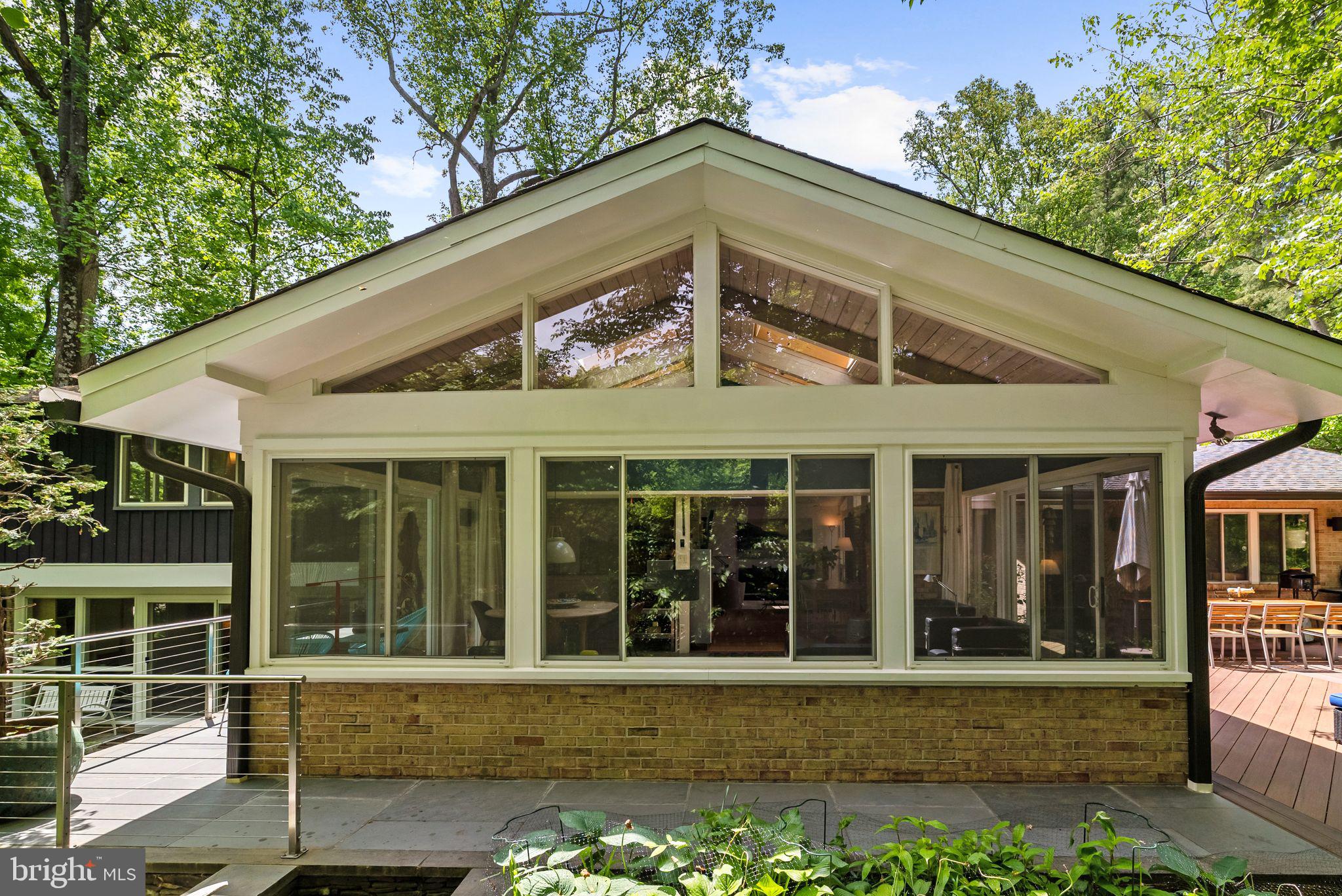 CARDEROCK SPRINGS - Residential