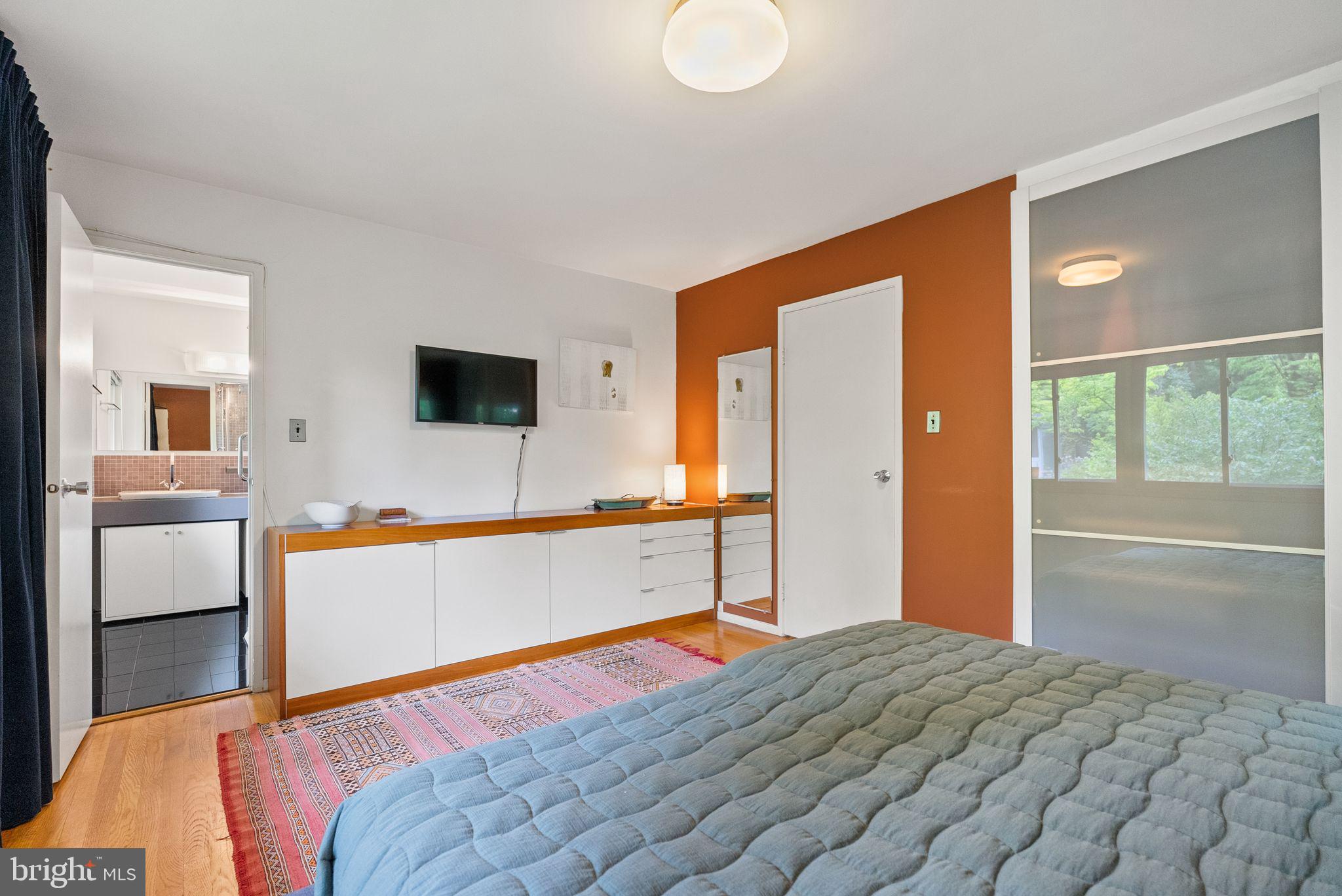 CARDEROCK SPRINGS - Residential