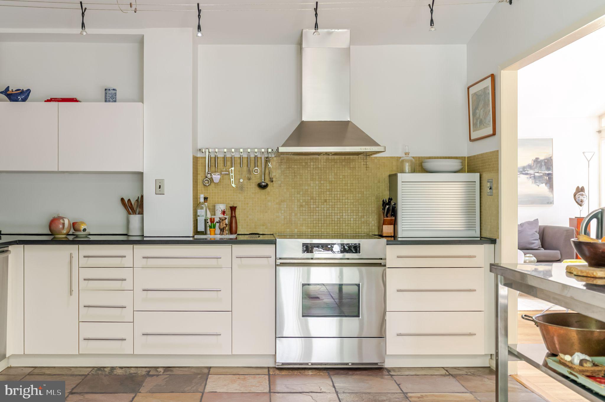 CARDEROCK SPRINGS - Residential