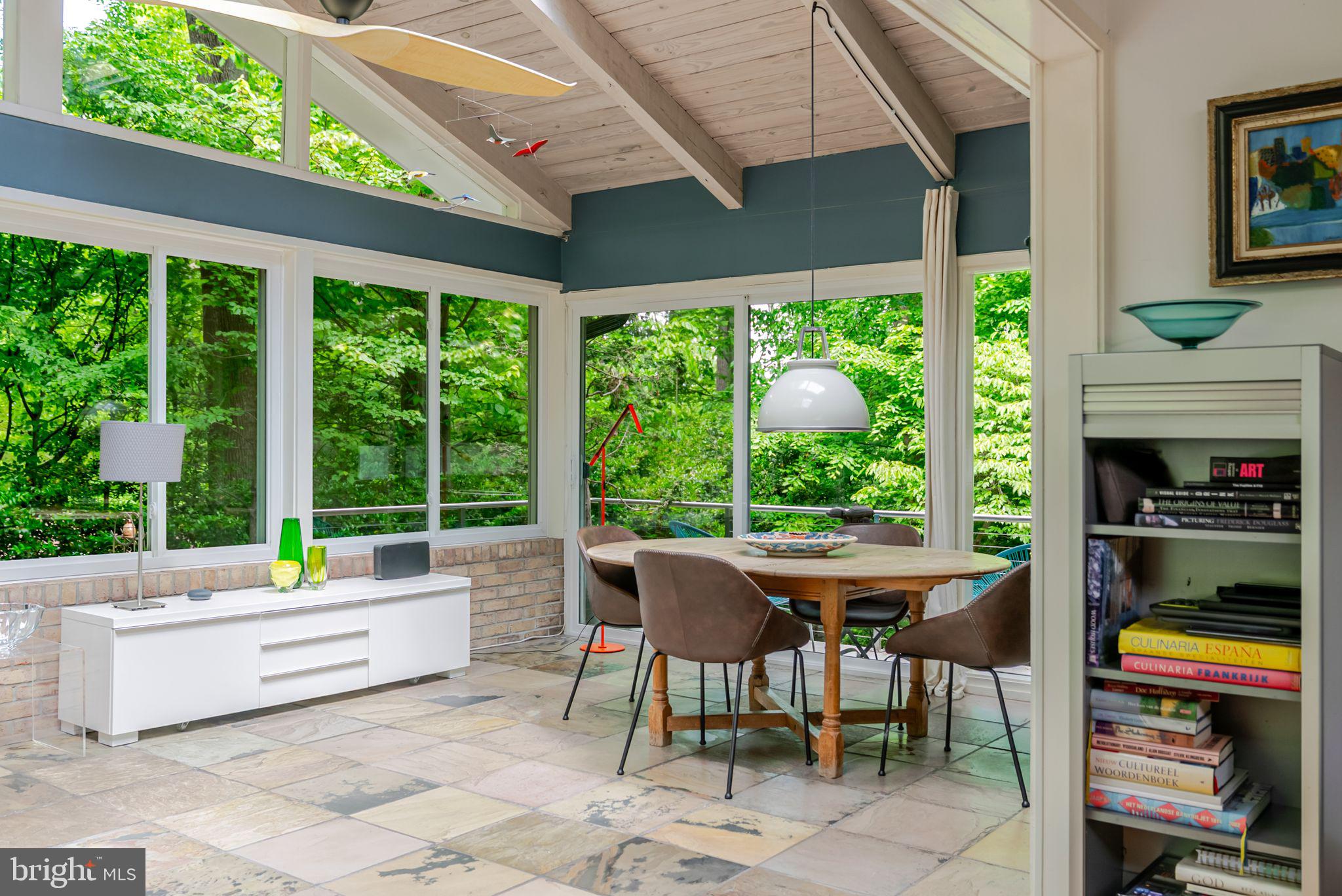 CARDEROCK SPRINGS - Residential