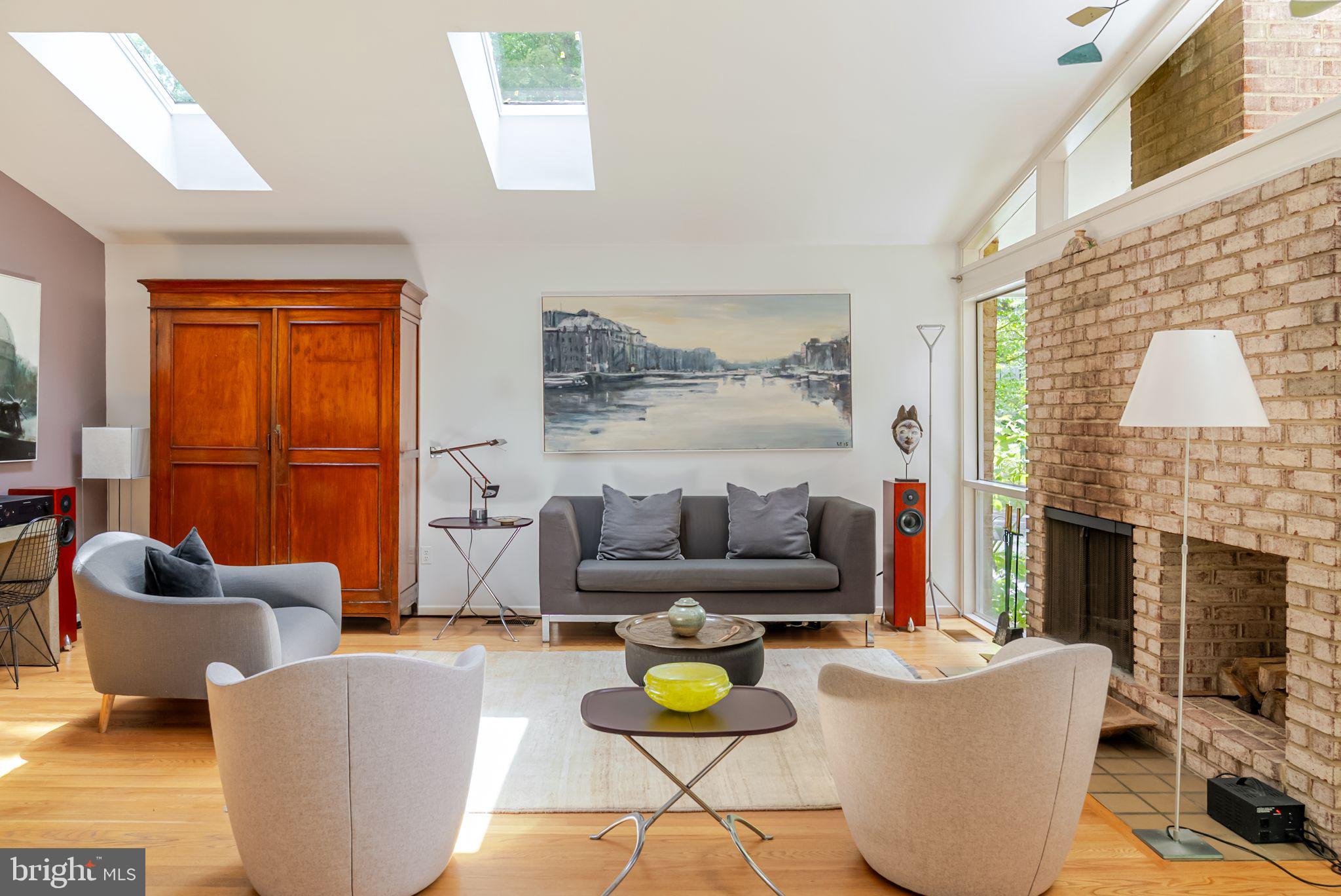 CARDEROCK SPRINGS - Residential
