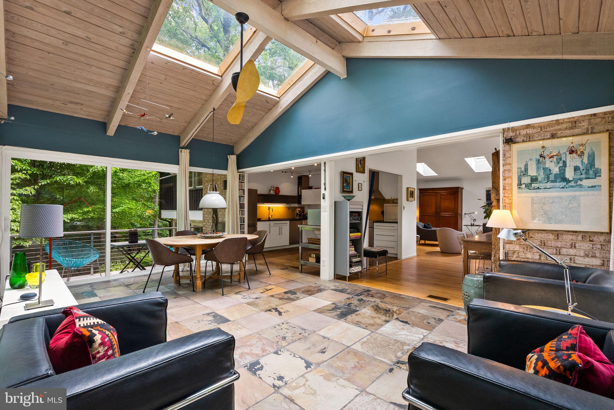 CARDEROCK SPRINGS - Residential
