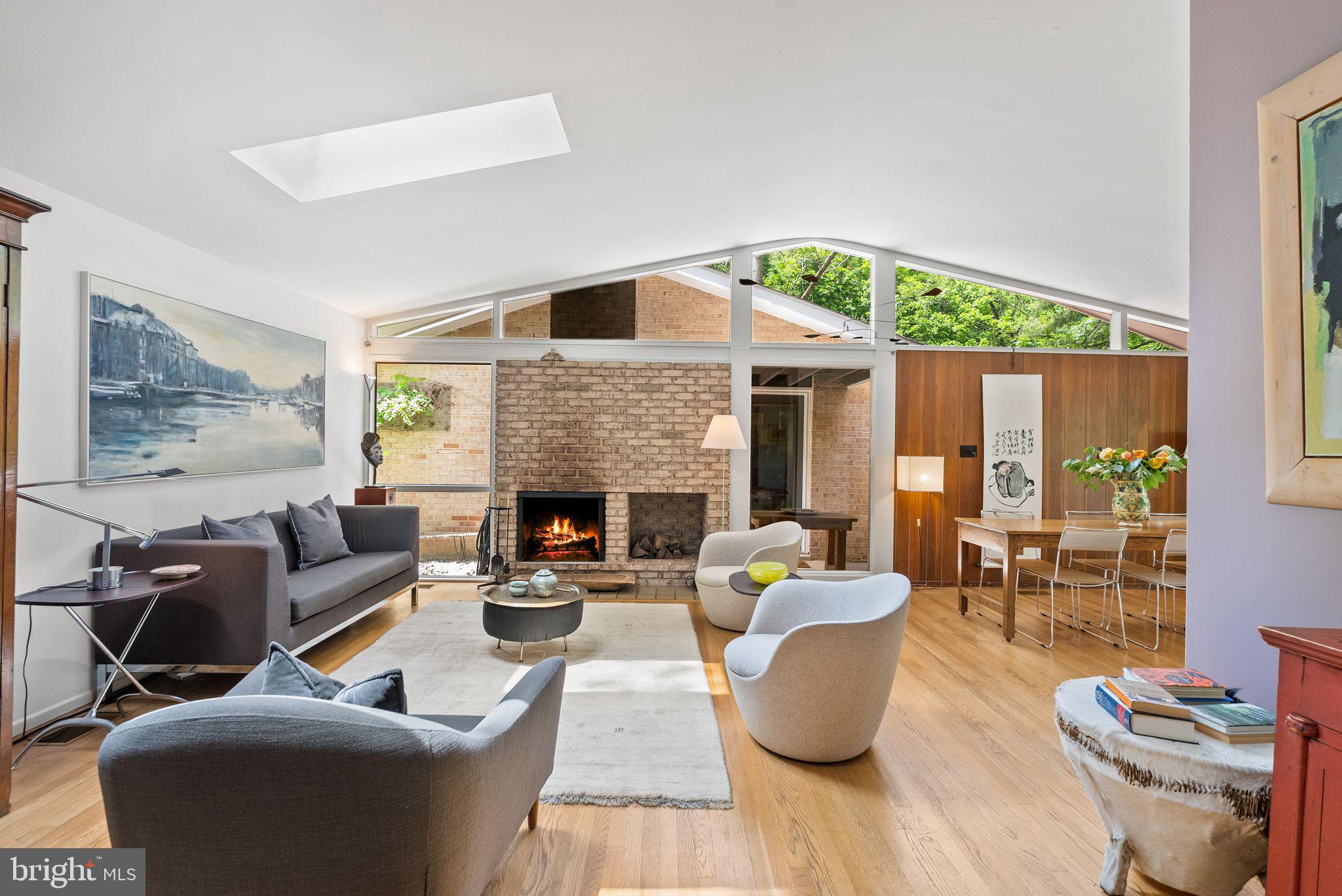 CARDEROCK SPRINGS - Residential