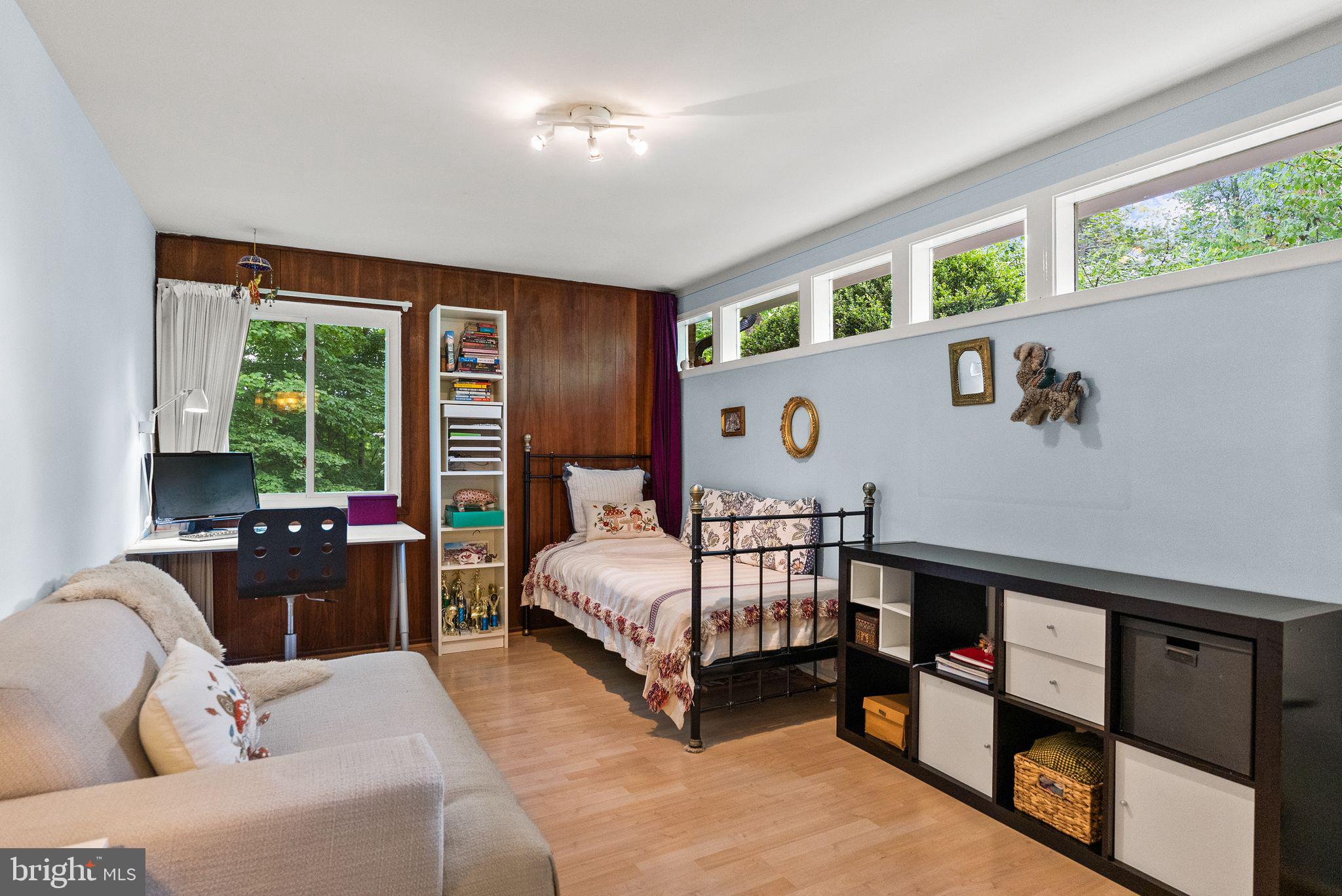 CARDEROCK SPRINGS - Residential