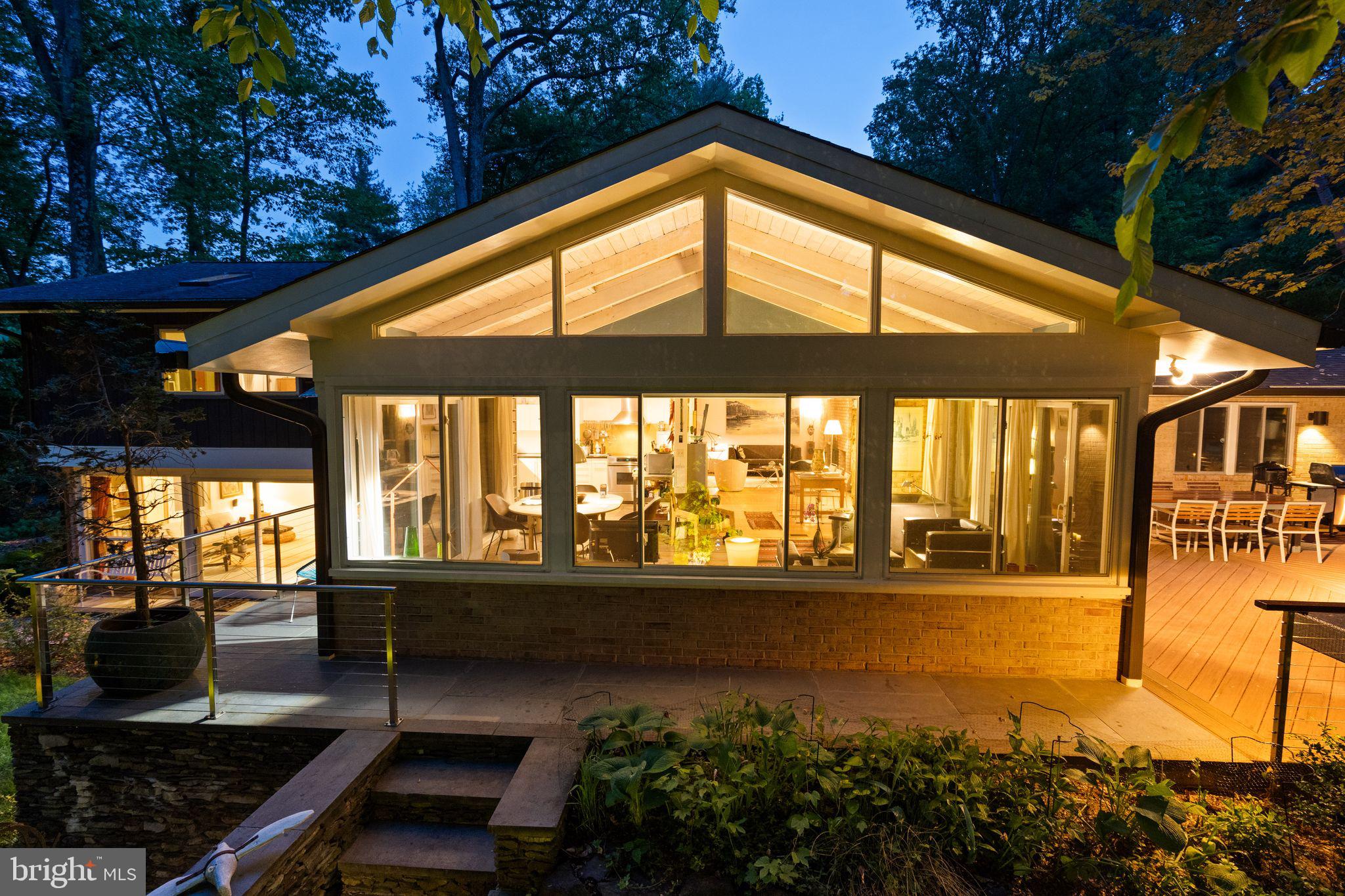 CARDEROCK SPRINGS - Residential